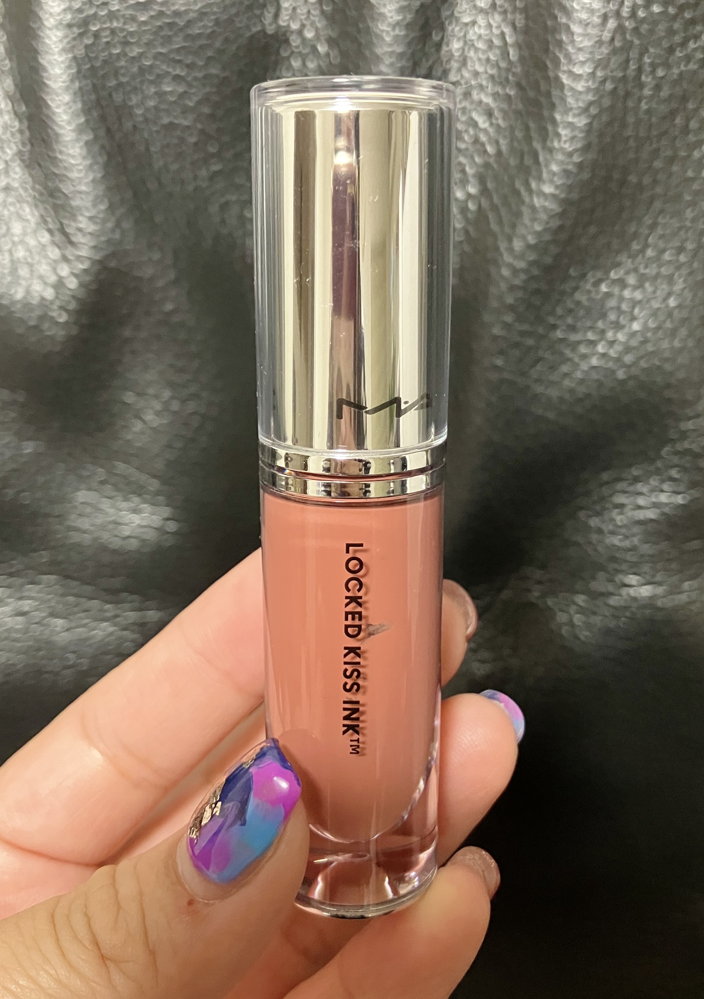 M·A·C ロックド キス インク リップカラー ボデイシャス（ディープ トーン ベージュ）/M・A・C/口紅を使ったクチコミ（1枚目）