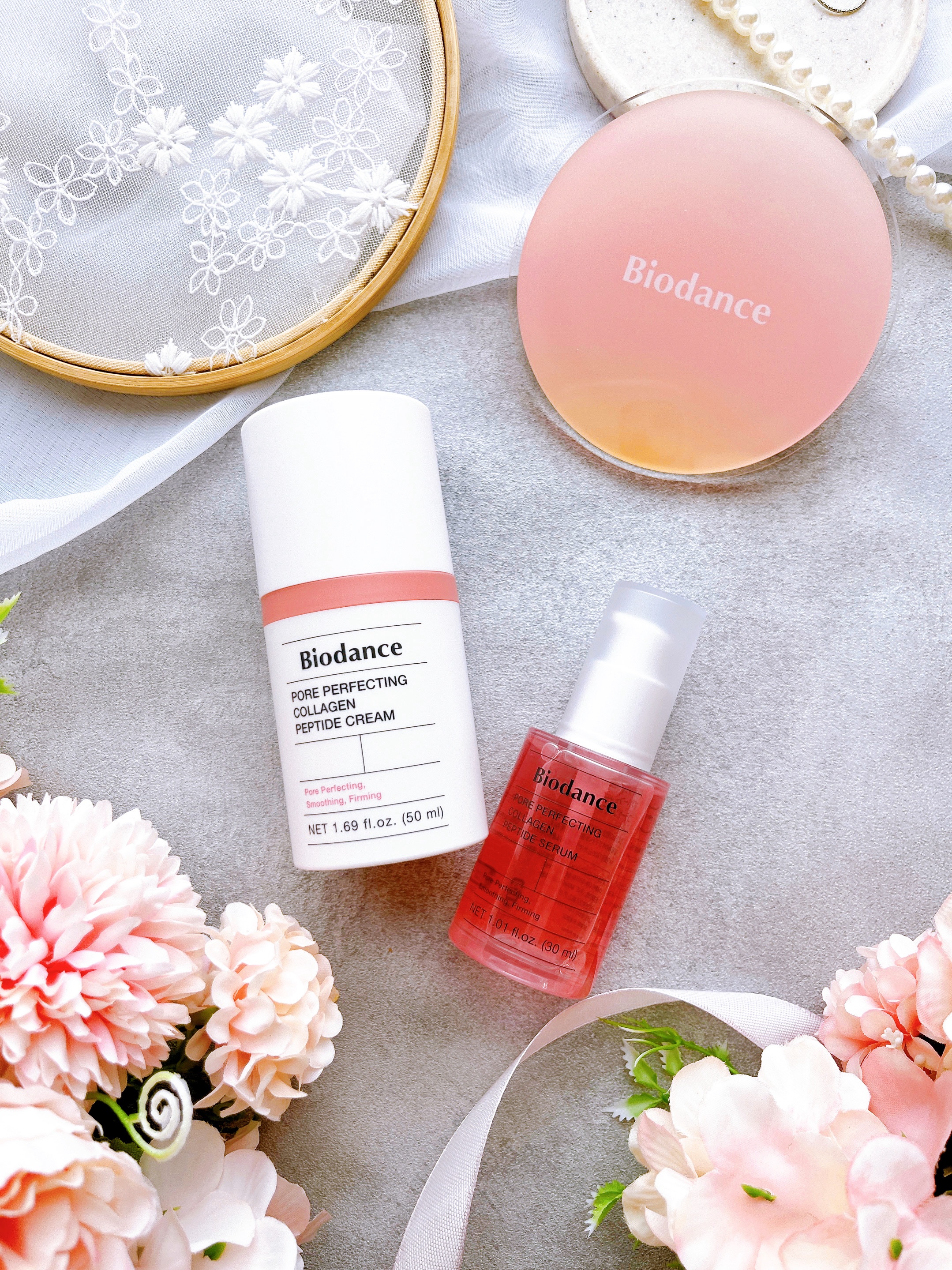 ピンクコラーゲンセット♡
⁡
ピンクな見た目が可愛い
⁡
⭐︎ポアパーフェクティング
コラーゲンペプチドセラム
⁡
水の代わりにコラーゲン水を
配合しているのだそう♡
⁡
水で薄めてないから濃密❣︎
⁡
とろんとしているのにさらさらで
⁡
