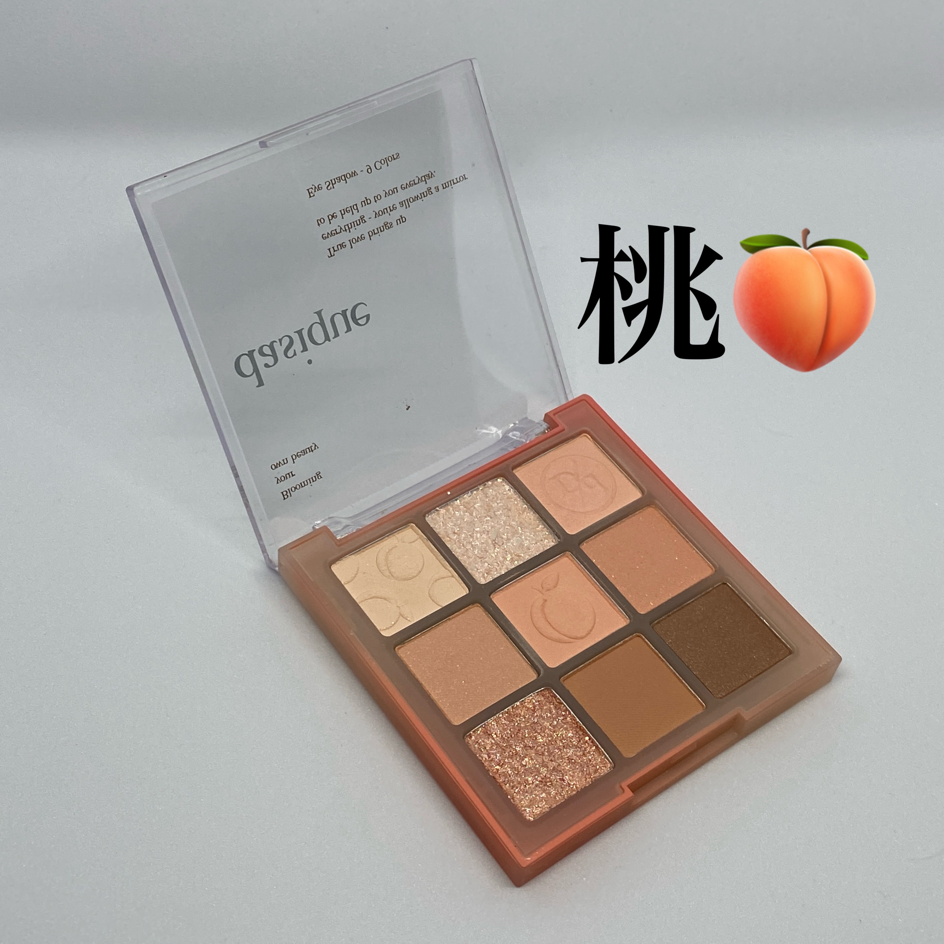 ＊_甘めピーチで、目元にときめき🤍＊

＊

「　デイジーク
　シャドウパレット 14 ピーチスクイーズ　」

ピーチ系のアイシャドウって、
「可愛いけど甘すぎるのはちょっと…」って思ってたんだけど、
このパレットはかわいさと抜け感のちょ