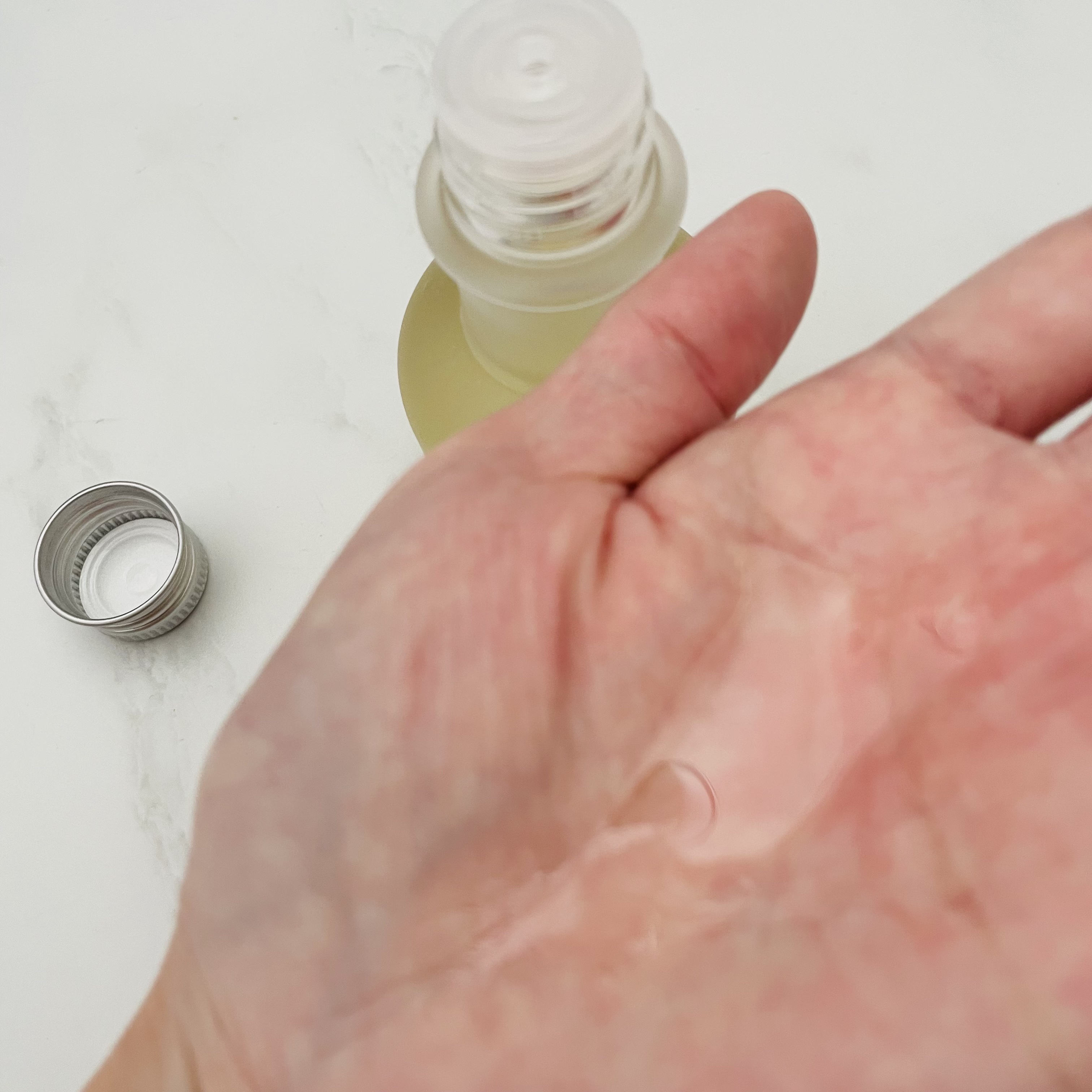 フレグランス スタイリングオイル/adit∞/ヘアオイルを使ったクチコミ（2枚目）