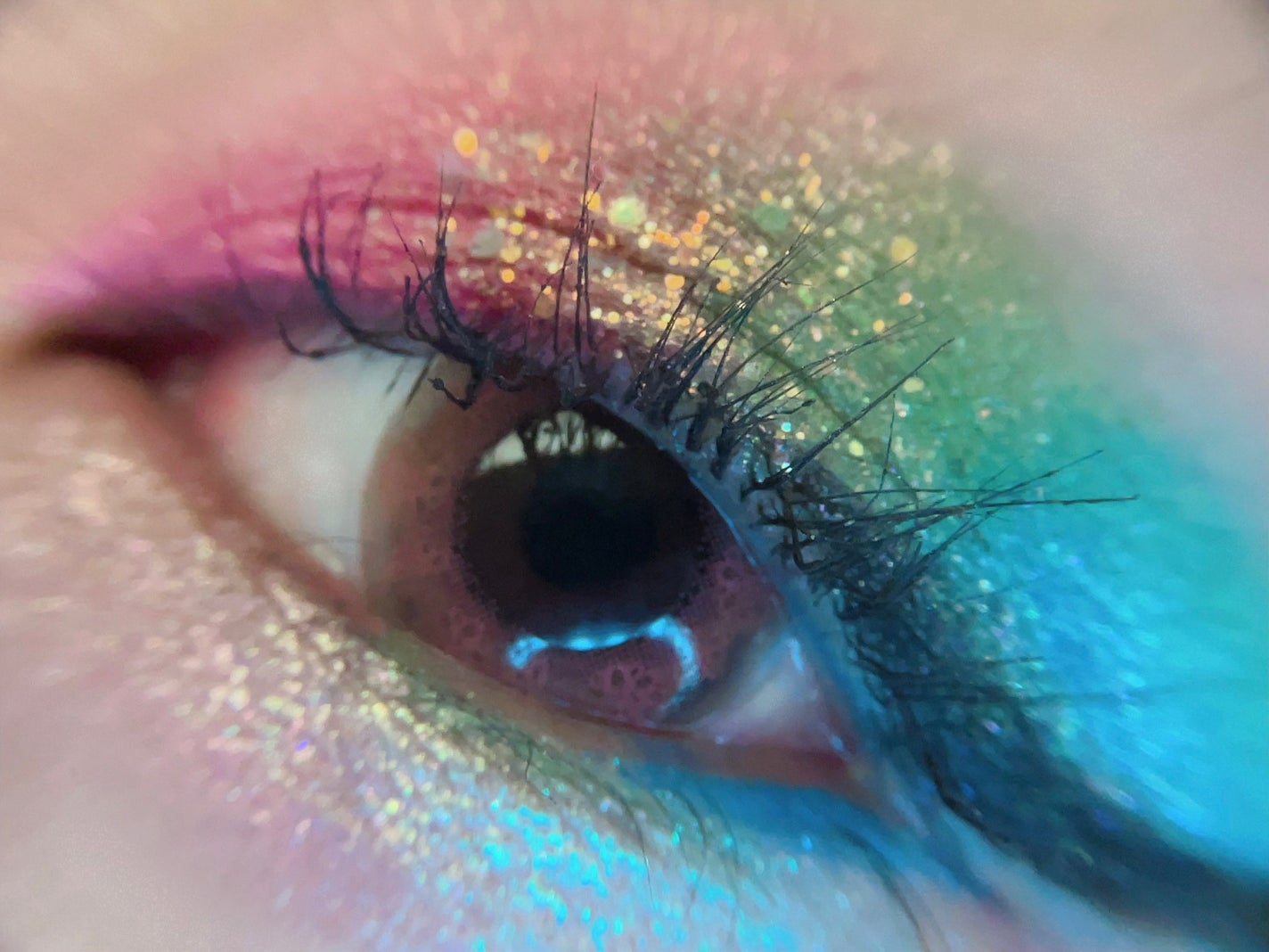 fade into hue/ColourPop/アイシャドウパレットを使ったクチコミ(4枚目)