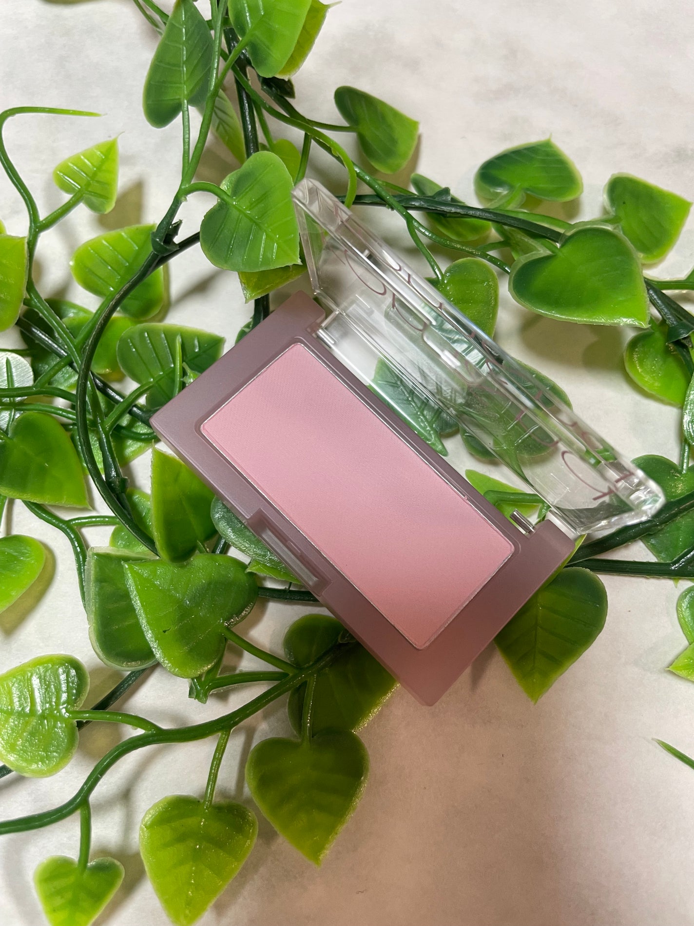 ぱすかる on LIPS 「ふんわりパウダーでムラなく肌のキメを整え、サラサラに仕上げて長..」(3枚目)