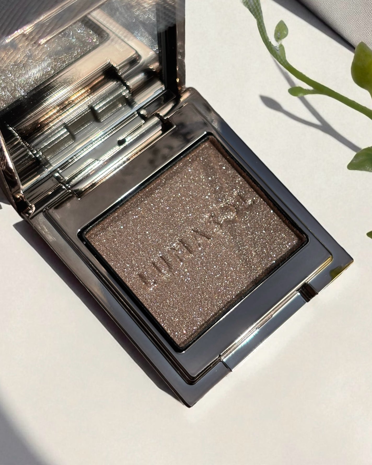 ルナソル モノアイカラーレーション/LUNASOL/単色アイシャドウを使ったクチコミ(6枚目)