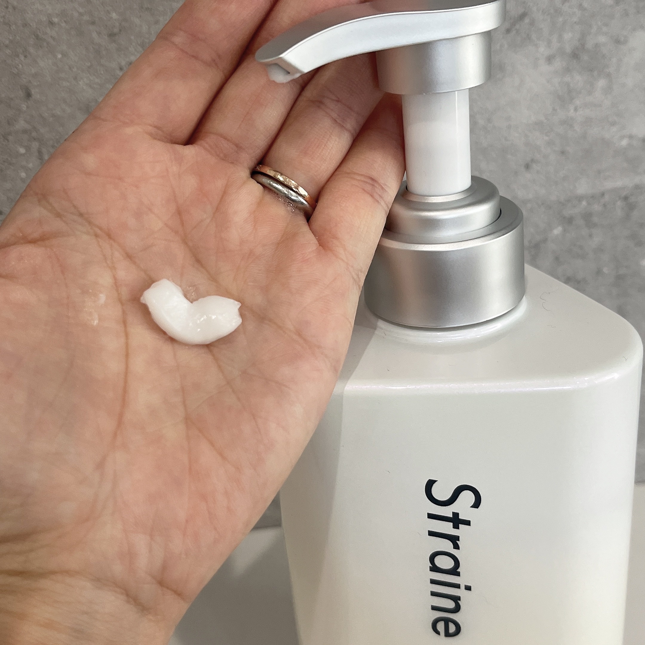 ストレートシャンプー/ストレートトリートメント ホワイトブロッサムの香り/Straine/市販シャンプーを使ったクチコミ（3枚目）