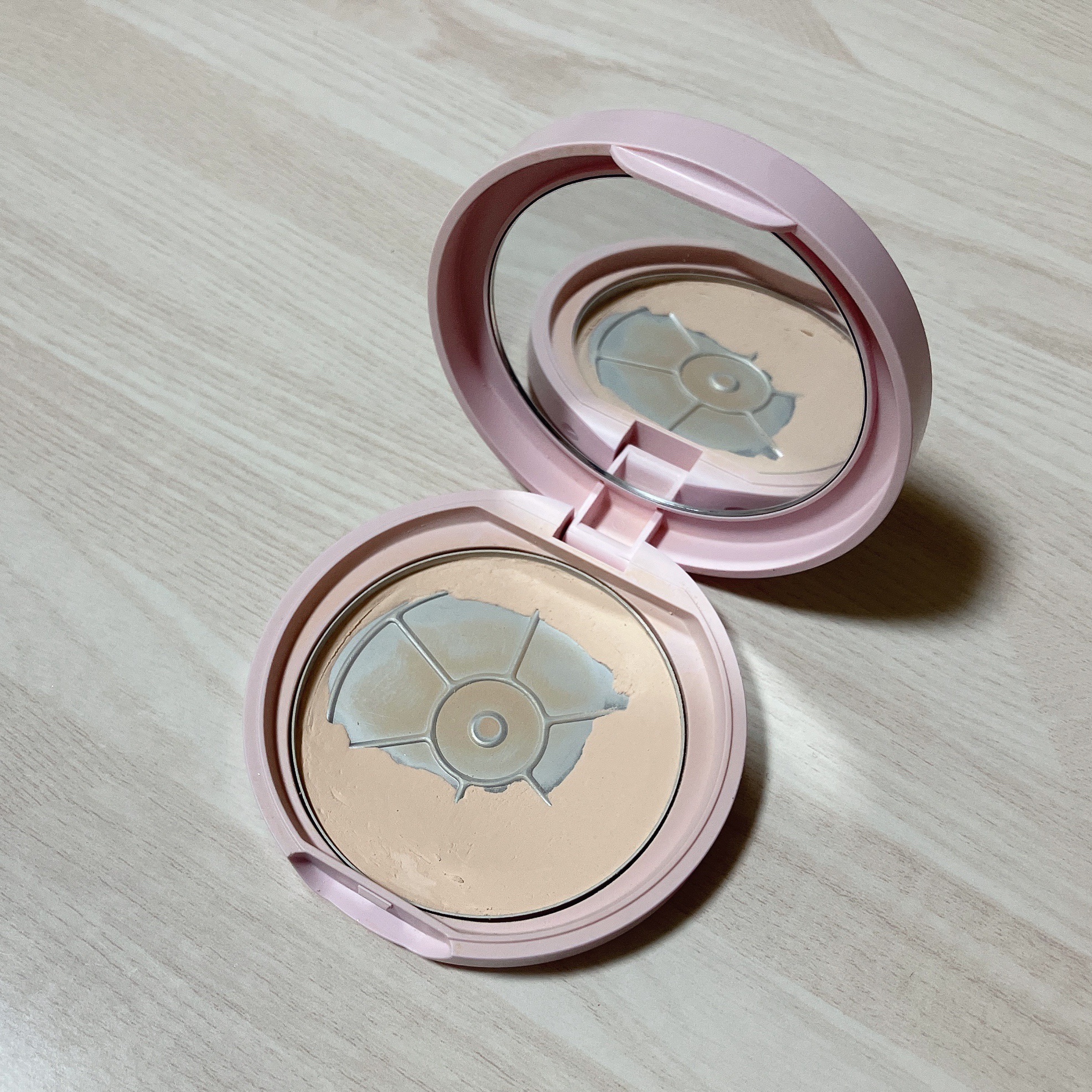 マシュマロフィニッシュパウダー MI マットアイボリーオークル（限定パッケージ）/キャンメイク/プレストパウダーを使ったクチコミ（2枚目）