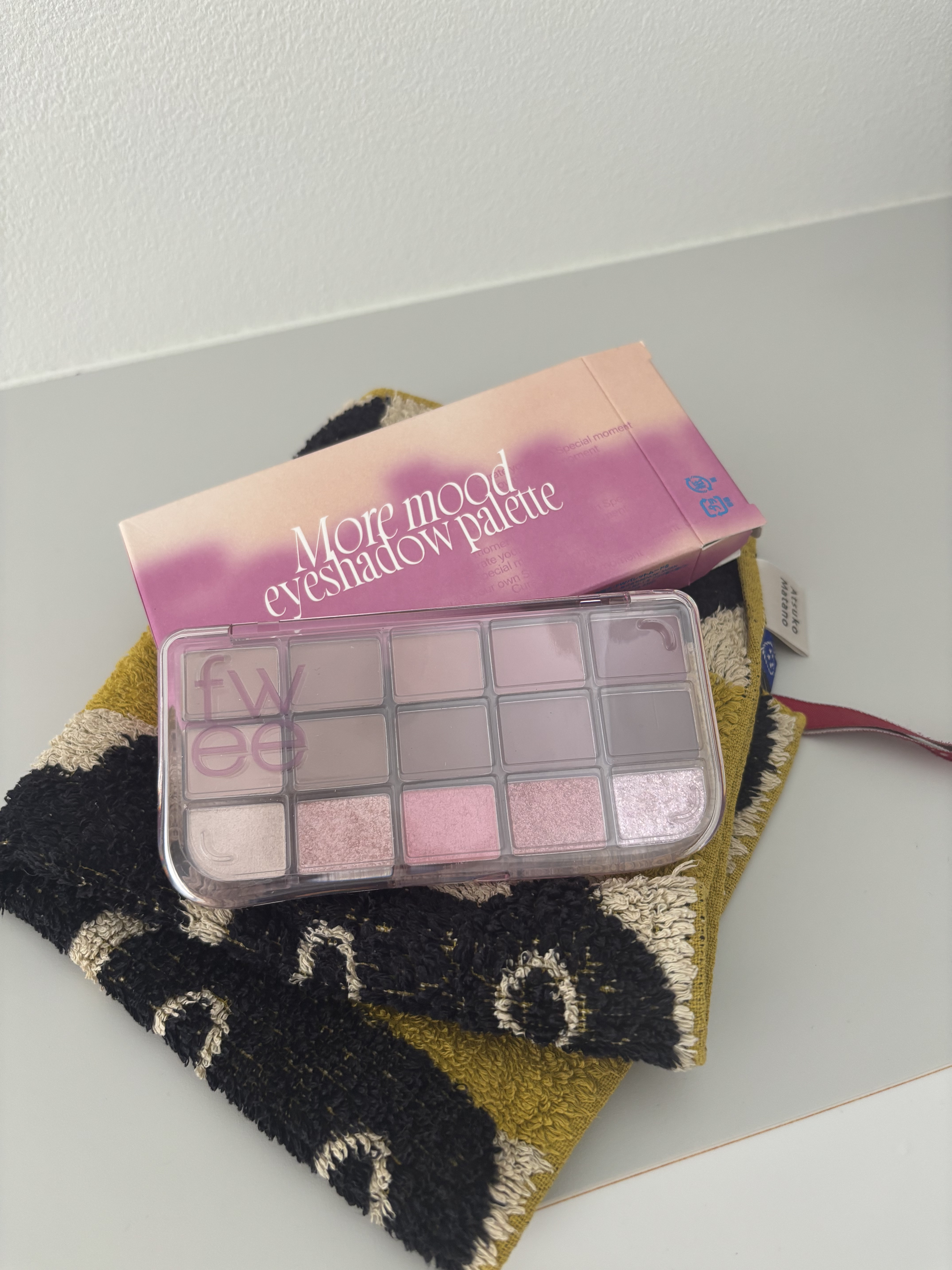 フィー モアムードアイパレット/fwee/アイシャドウパレットを使ったクチコミ（1枚目）