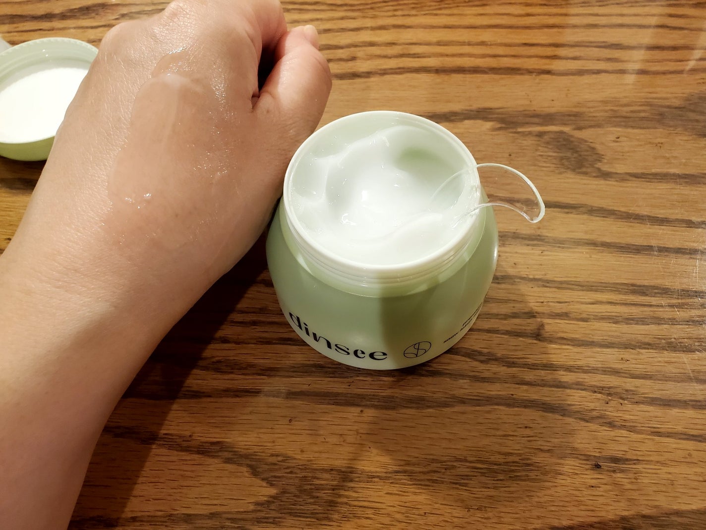 プレミ アムビーガン 雪蓮ヒアルロン酸保湿クリーム/dinsee/フェイスクリームを使ったクチコミ(2枚目)