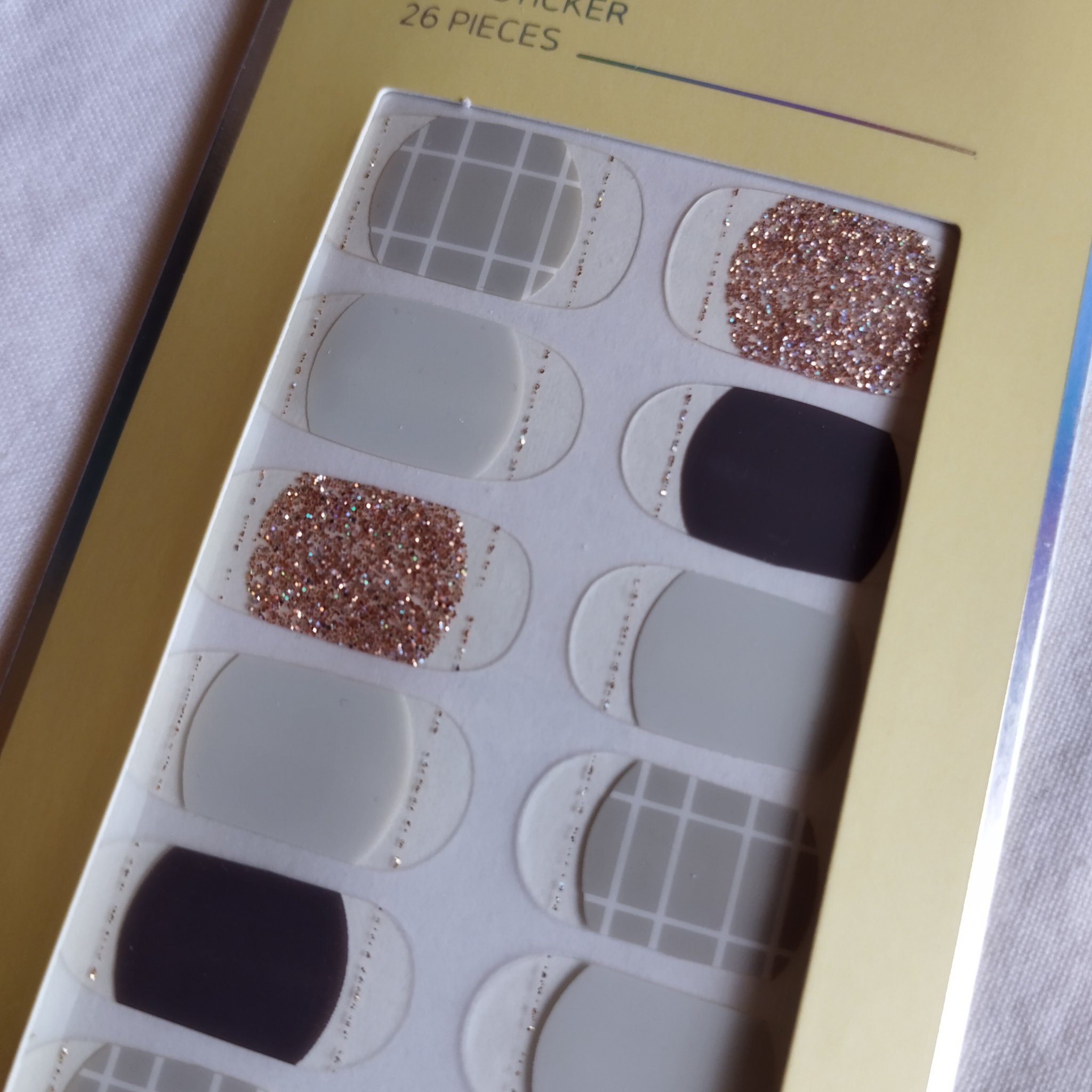 貼るだけネイルシール/ZINIPIN/ネイルシールを使ったクチコミ（2枚目）