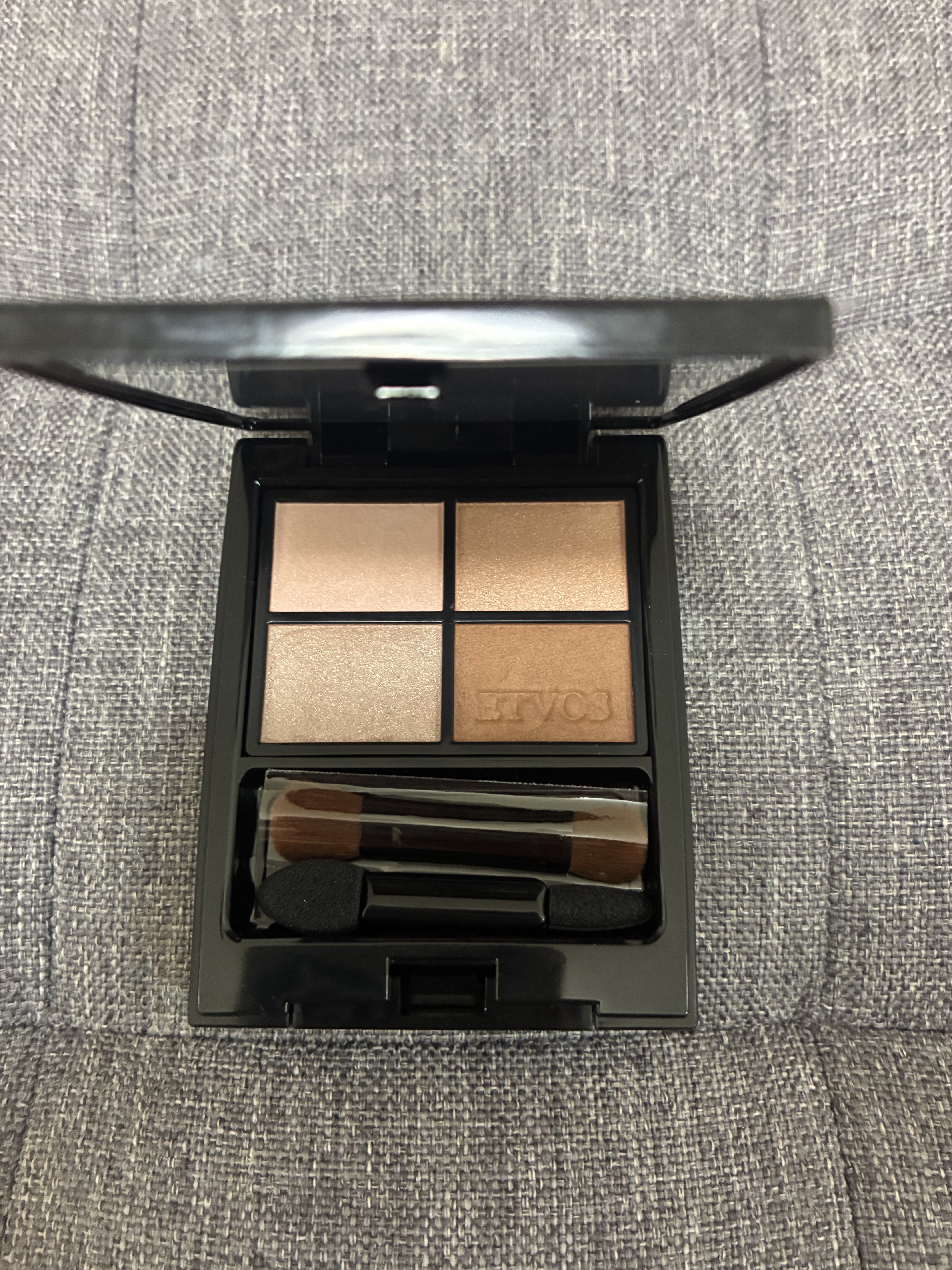 ミネラルクラッシィシャドー/エトヴォス/アイシャドウパレットを使ったクチコミ（3枚目）