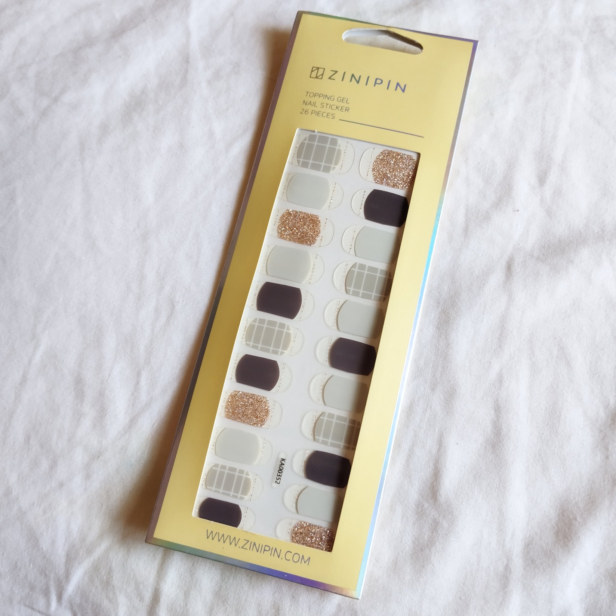 貼るだけネイルシール/ZINIPIN/ネイルシールを使ったクチコミ（1枚目）