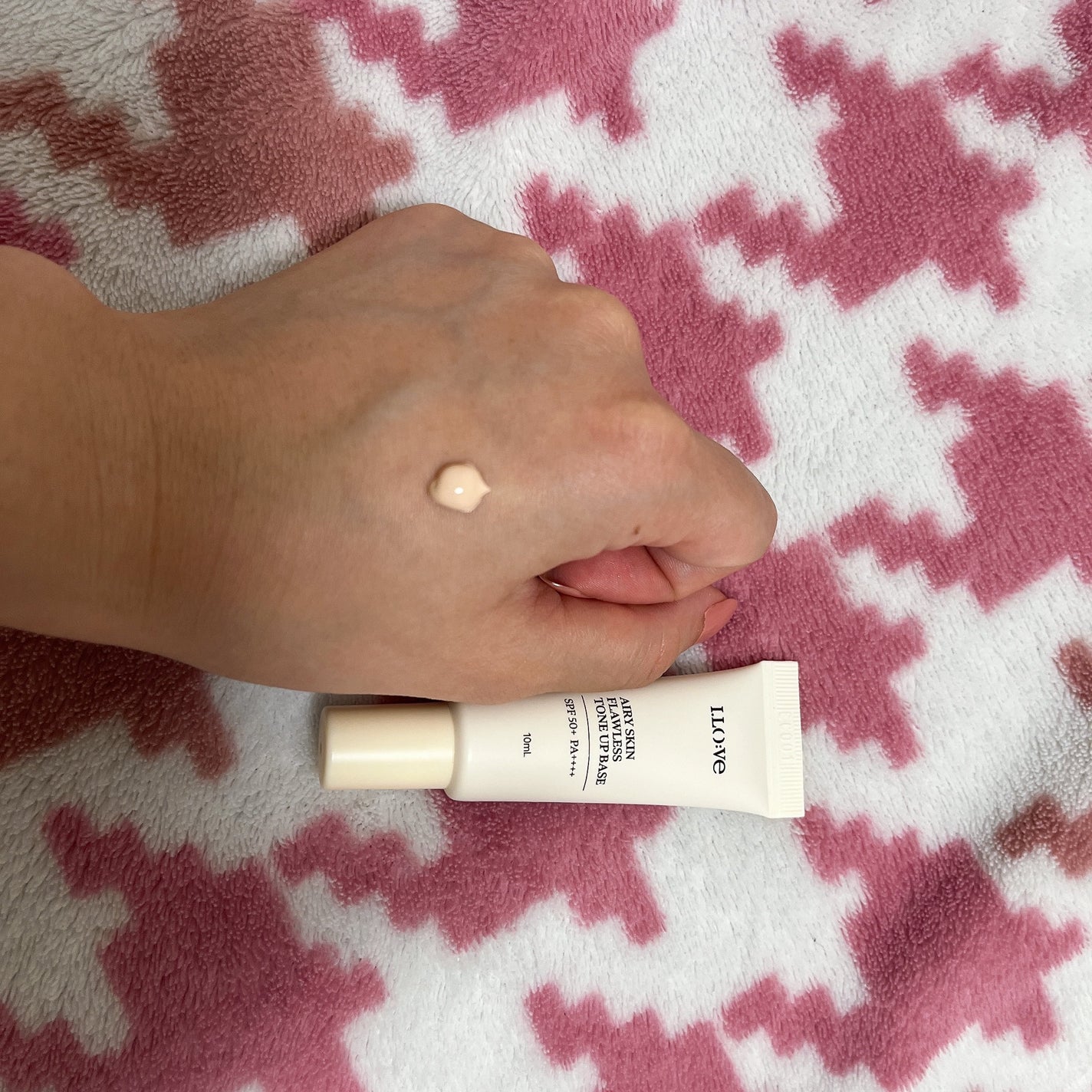 エアリースキンファンデフリートーンアップベース/I.LO:VE/化粧下地を使ったクチコミ(5枚目)