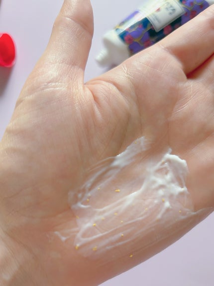 CHAYA cosme ゴールドインハンドクリーム紅い梅の香り/CHAYA cosme/ハンドクリームを使ったクチコミ(3枚目)