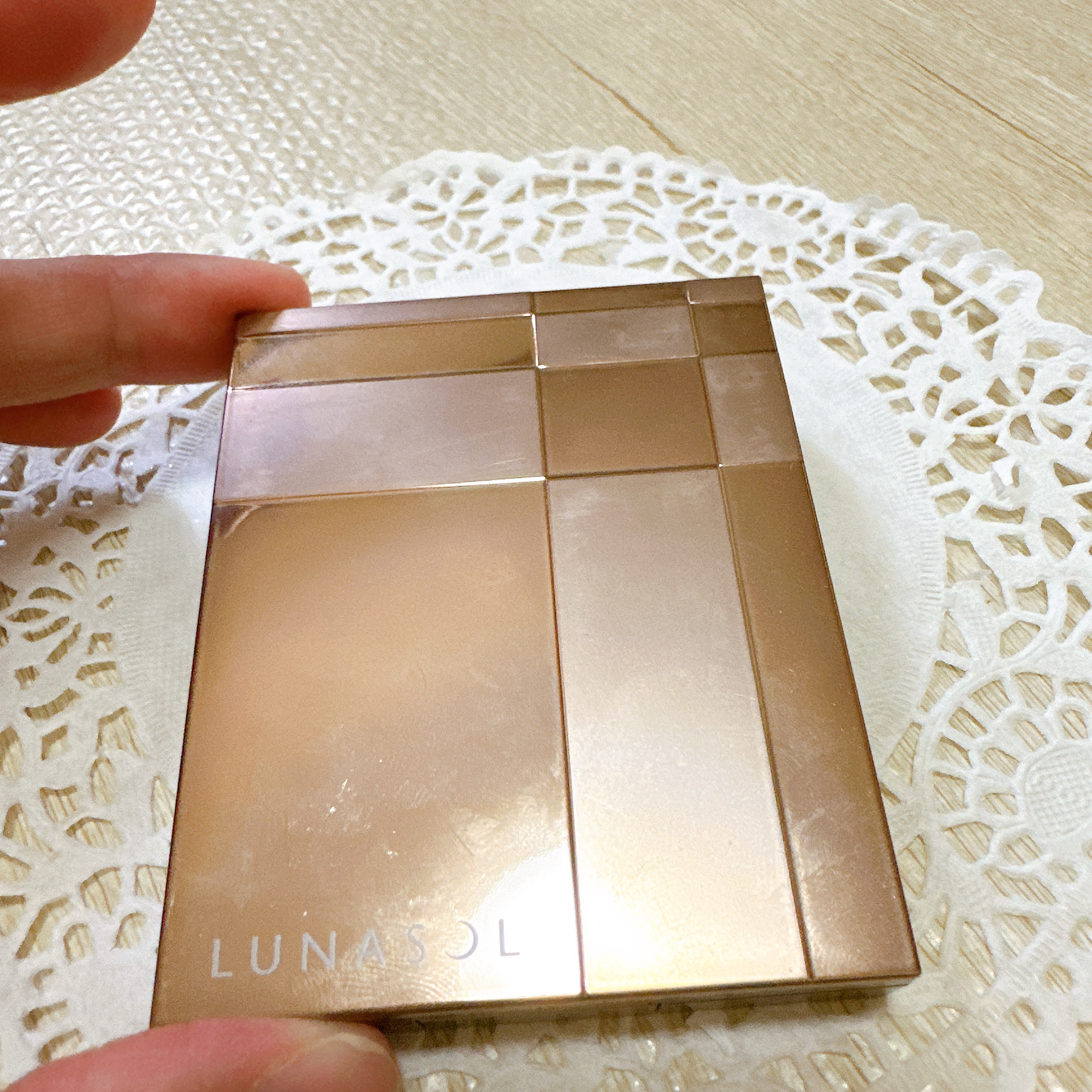 スキンモデリングアイズ/LUNASOL/アイシャドウパレットを使ったクチコミ（2枚目）