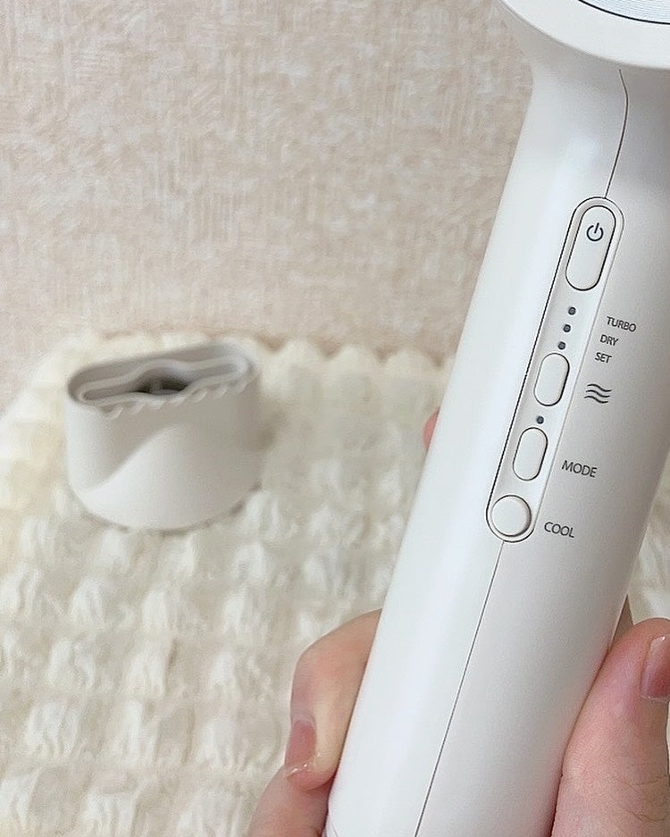 ツヤニュアンスドライヤー/FESTINO/ドライヤーを使ったクチコミ(4枚目)