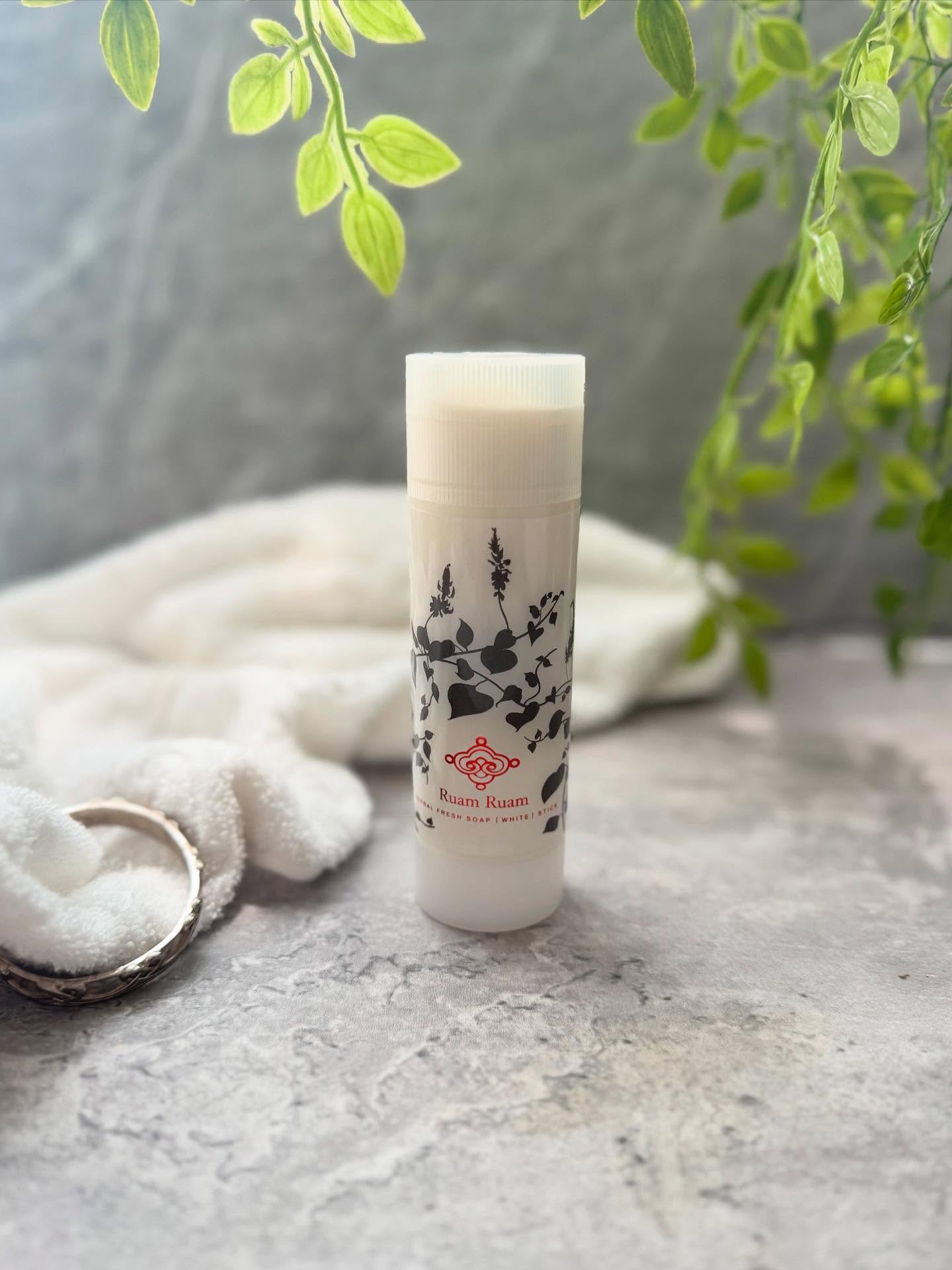 生せっけん スティック [ホワイト] オリジナル/Ruam Ruam/洗顔石鹸を使ったクチコミ（1枚目）