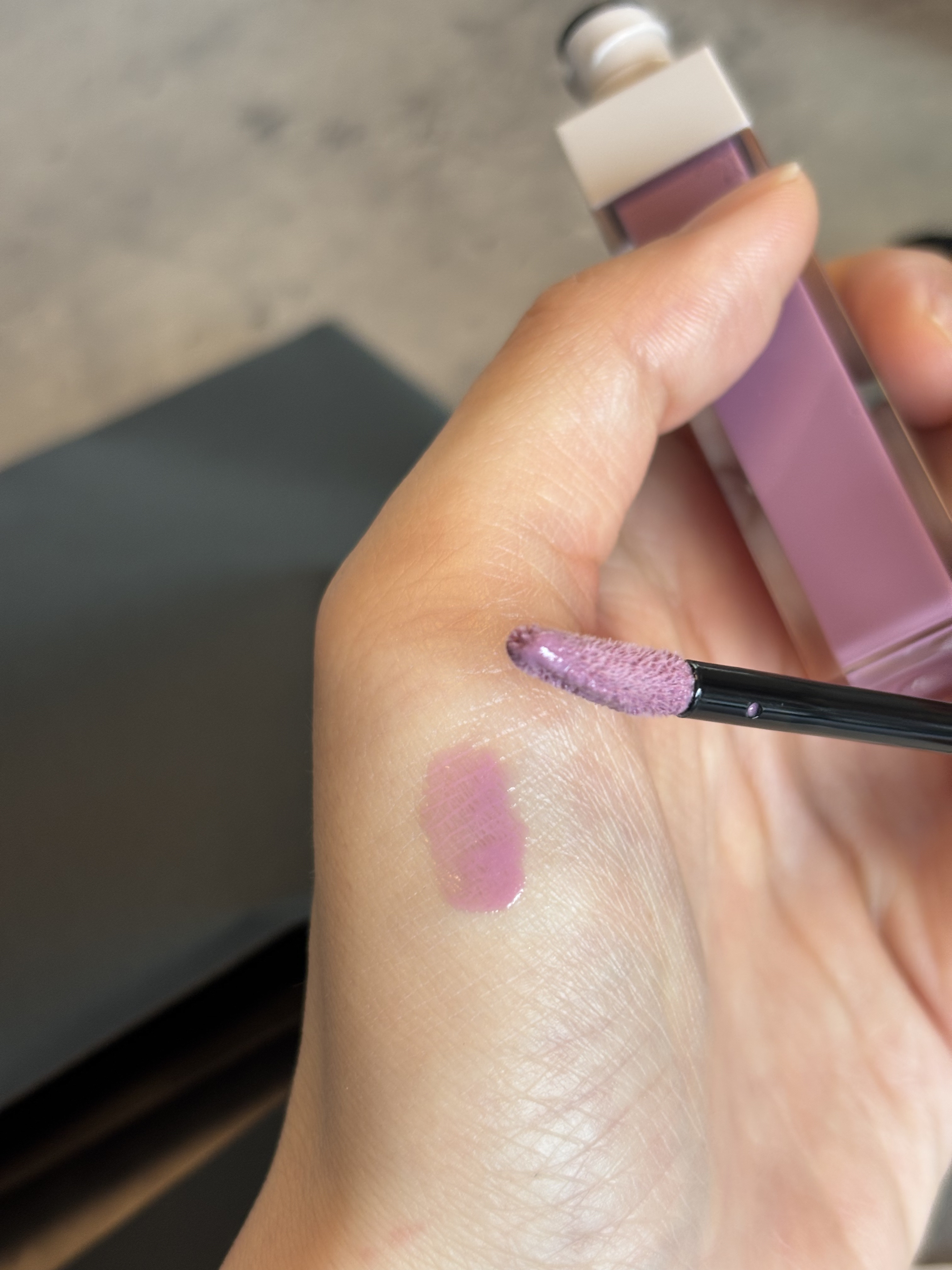 アディクション ザ リキッドブラッシュ フォギー 001 Pillow Dream/ADDICTION/リキッドチークを使ったクチコミ（3枚目）