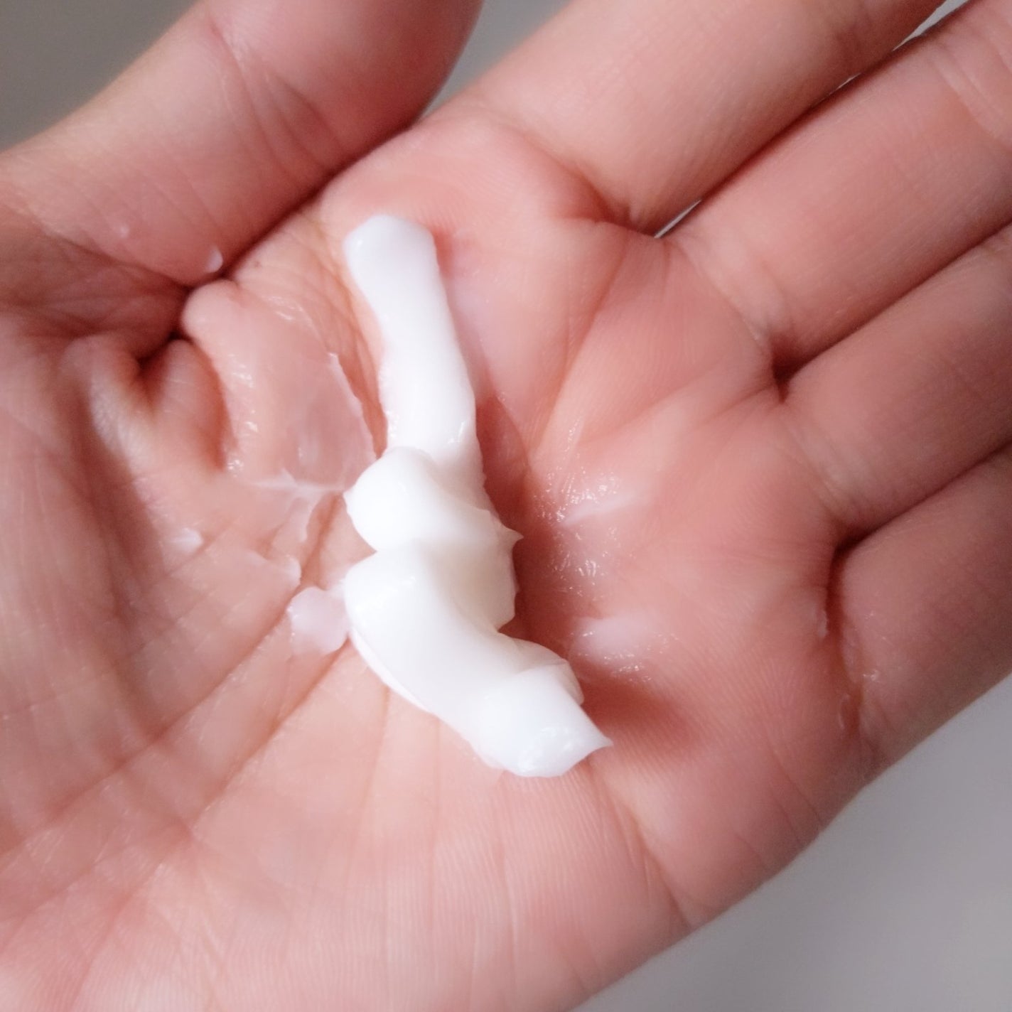 ストレートシャンプー/ストレートトリートメント ホワイトブロッサムの香り/Straine/市販シャンプーを使ったクチコミ(7枚目)