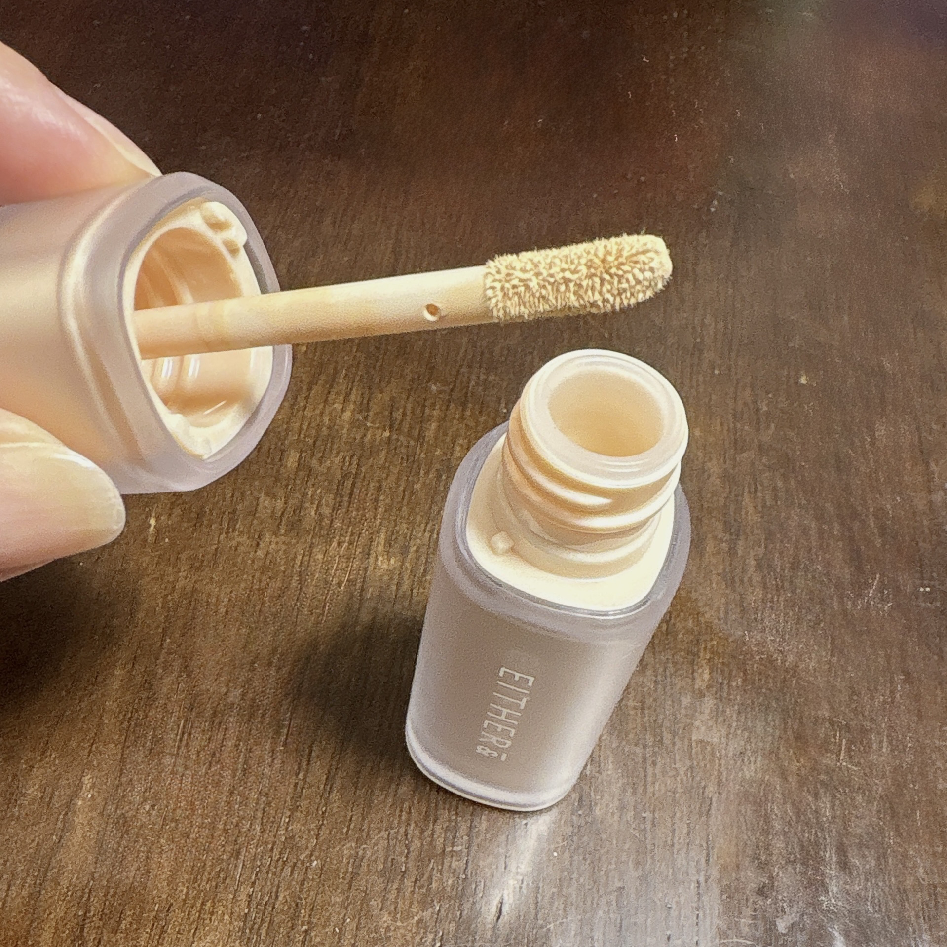 Skin Fit UV Concealer/EITHER＆/リキッドコンシーラーを使ったクチコミ（2枚目）