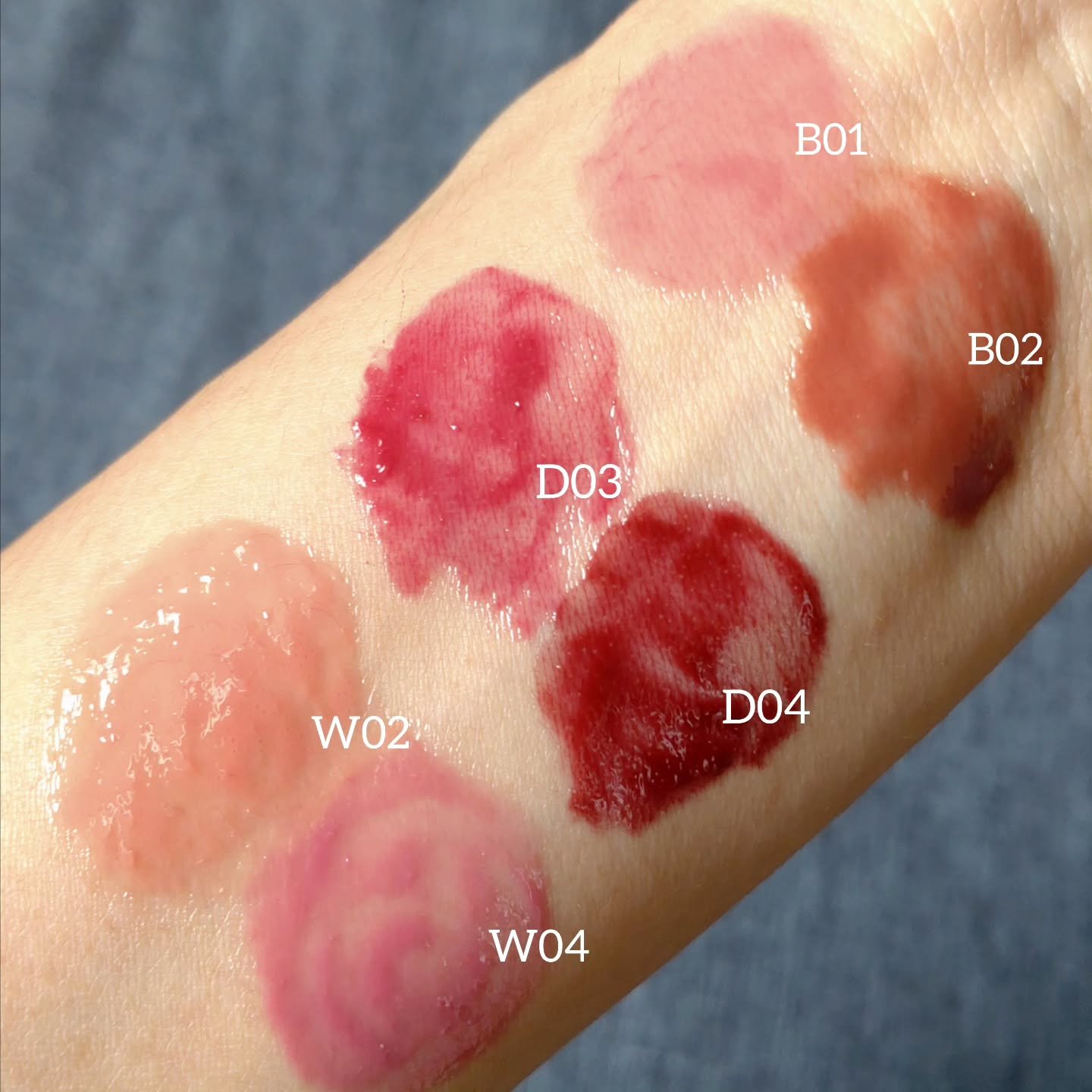 ボリューマイジングフォンデュリップ D03 オーバーカム/Coralhaze/口紅を使ったクチコミ（3枚目）