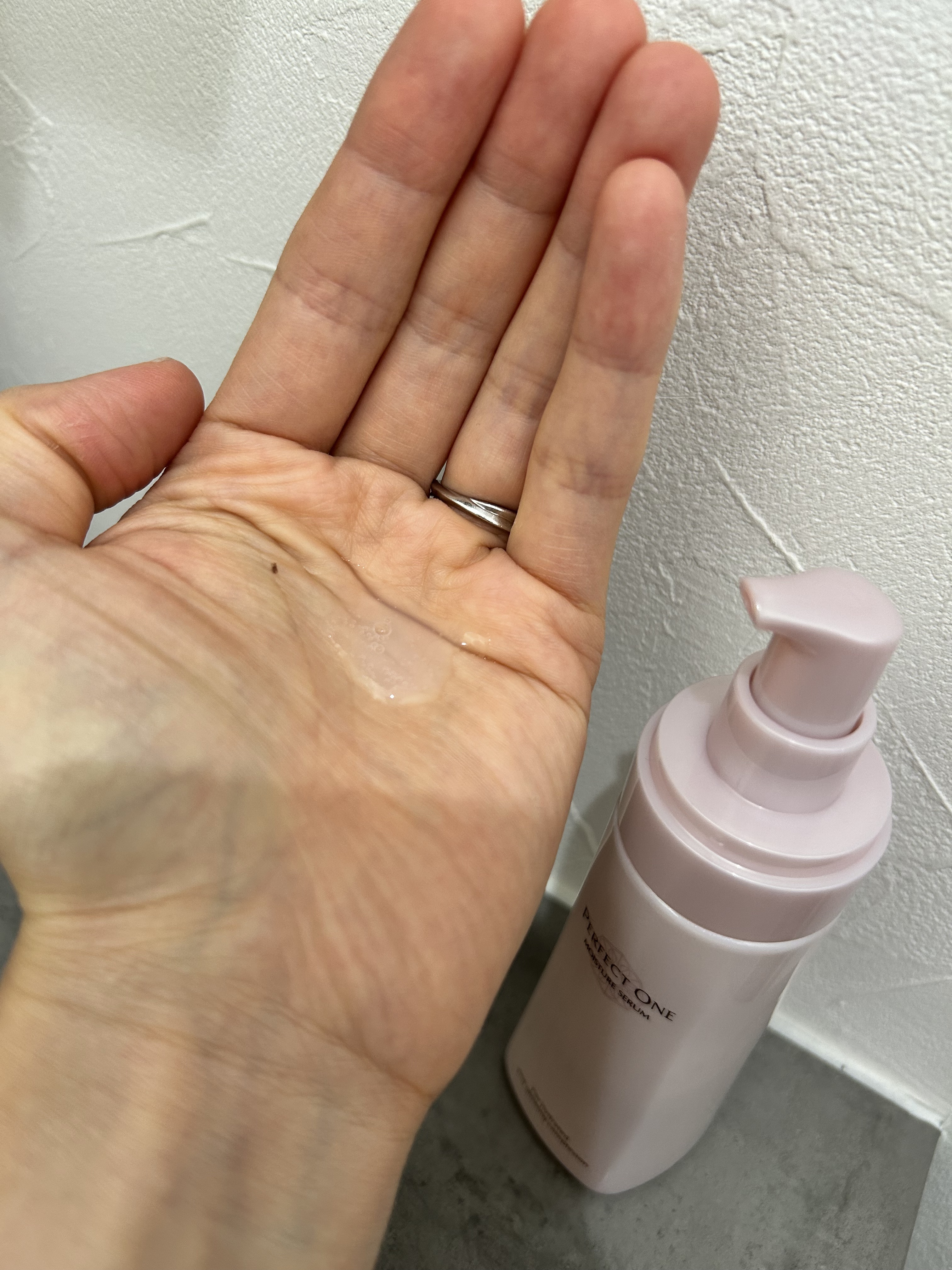 パーフェクトワン モイスチャーセラム/パーフェクトワン/オールインワン化粧品を使ったクチコミ（2枚目）