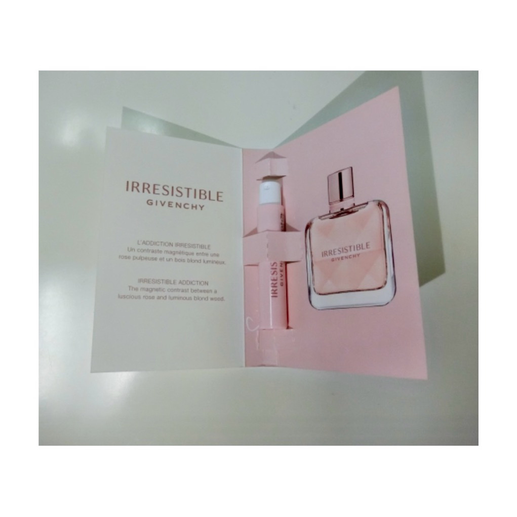 GIVENCHY イレジスティブル オーデパルファムのクチコミ「✼••┈┈••✼••┈┈••✼••┈┈••✼••┈┈••✼
GIVENCHY
イレジスティブル.....」（2枚目）