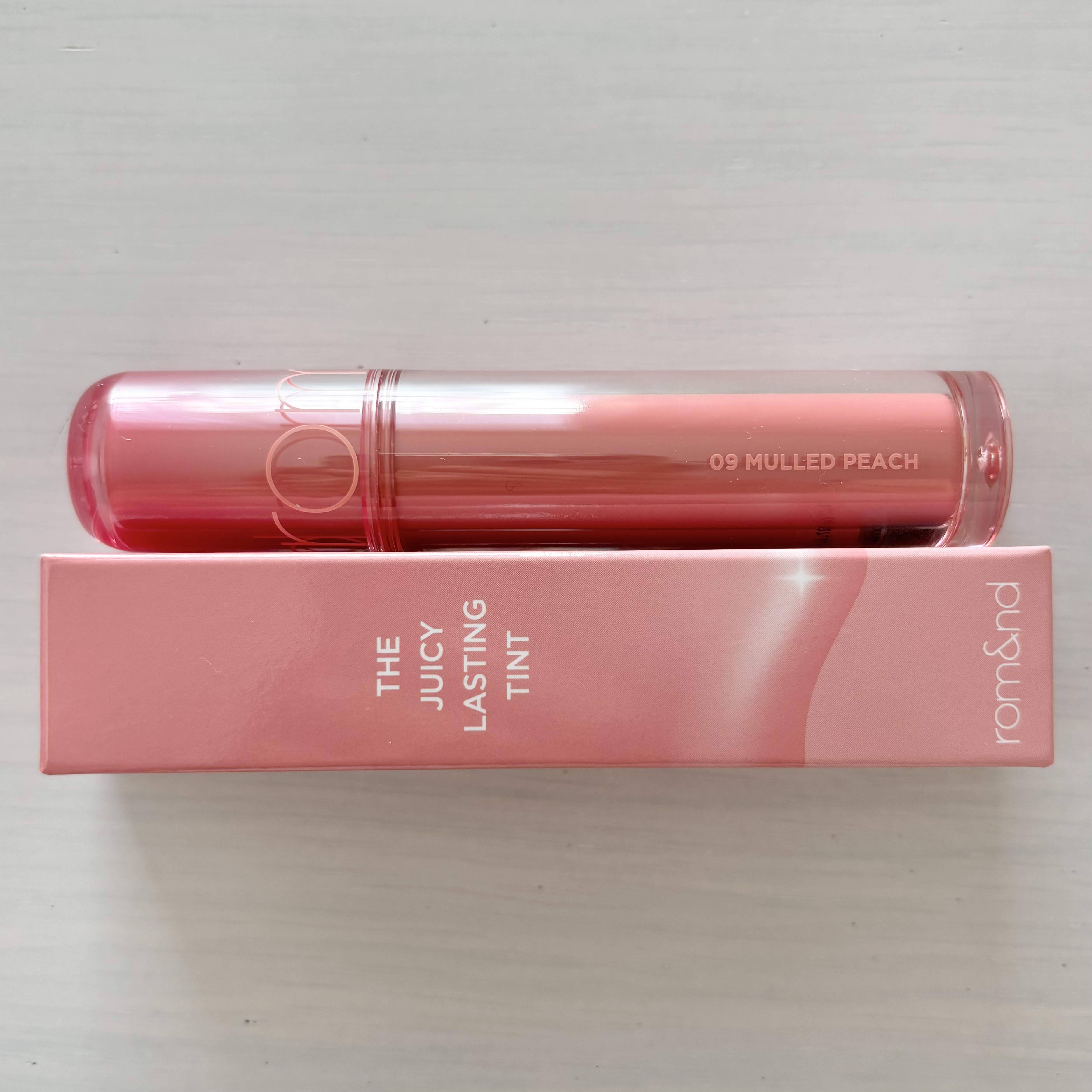 ザ ジューシーラスティングティント 09 マルドピーチ/rom&nd/リップティントを使ったクチコミ（3枚目）