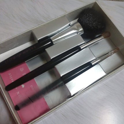 みゅん on LIPS 「筆でメイクするとなんか上手くいく気がするんだ…こちらも2セット..」(1枚目)