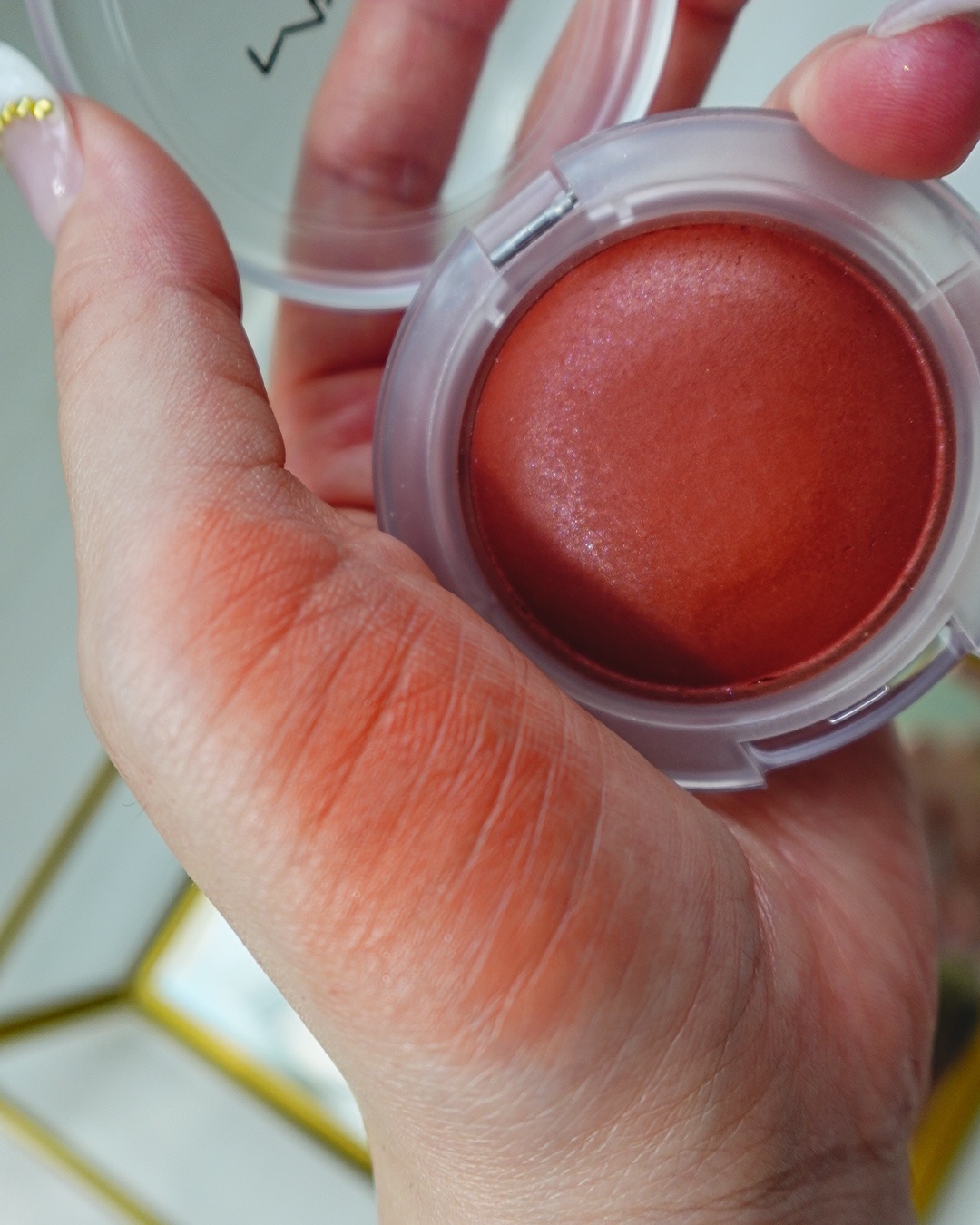 グロープレイ クッショニー ブラッシュ/M・A・C/ジェル・クリームチークを使ったクチコミ（3枚目）