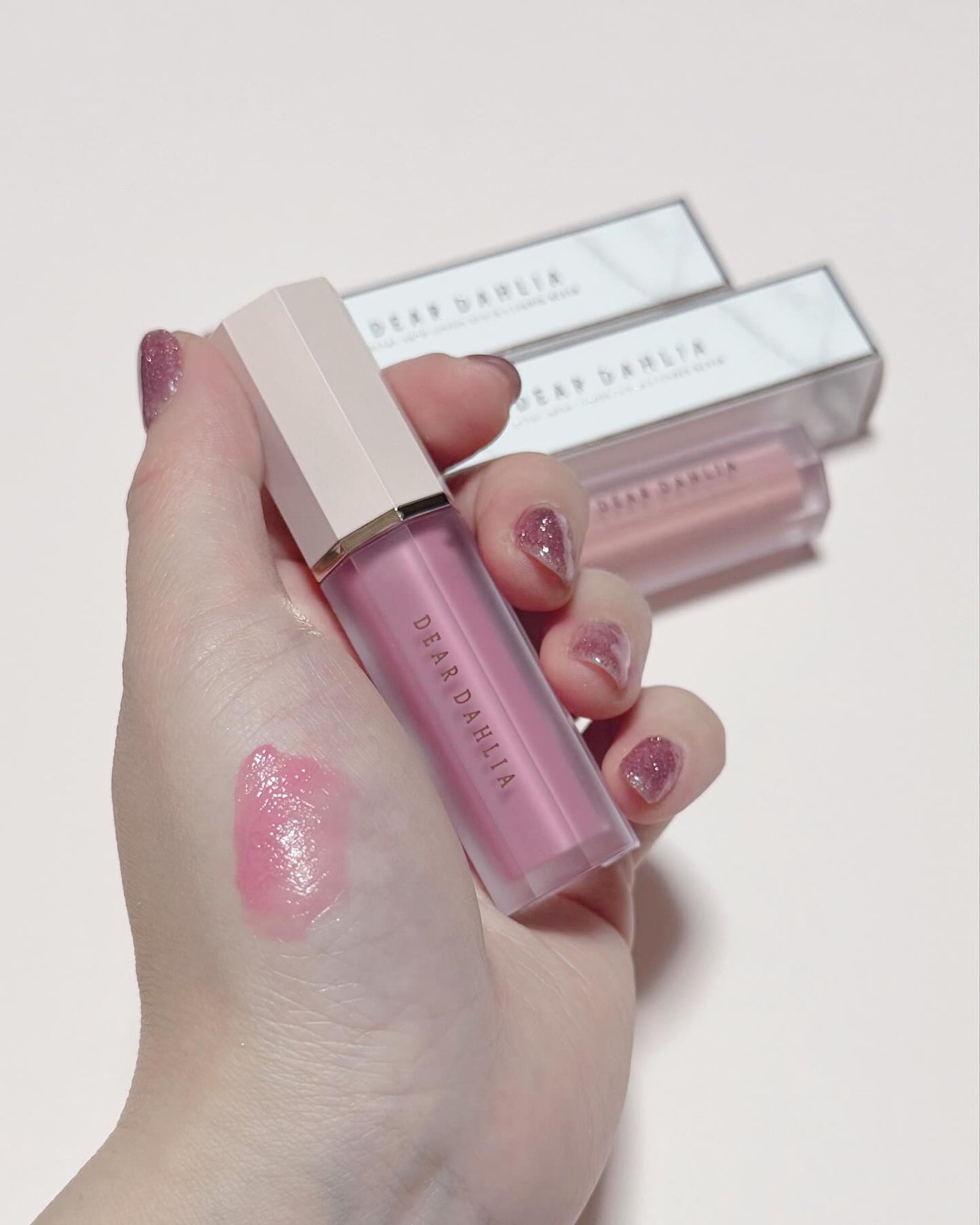 MOON on LIPS 「.💓🫧💗🫧💗🫧DEARDAHLIAブラッシャーまるで水彩絵の具..」(4枚目)