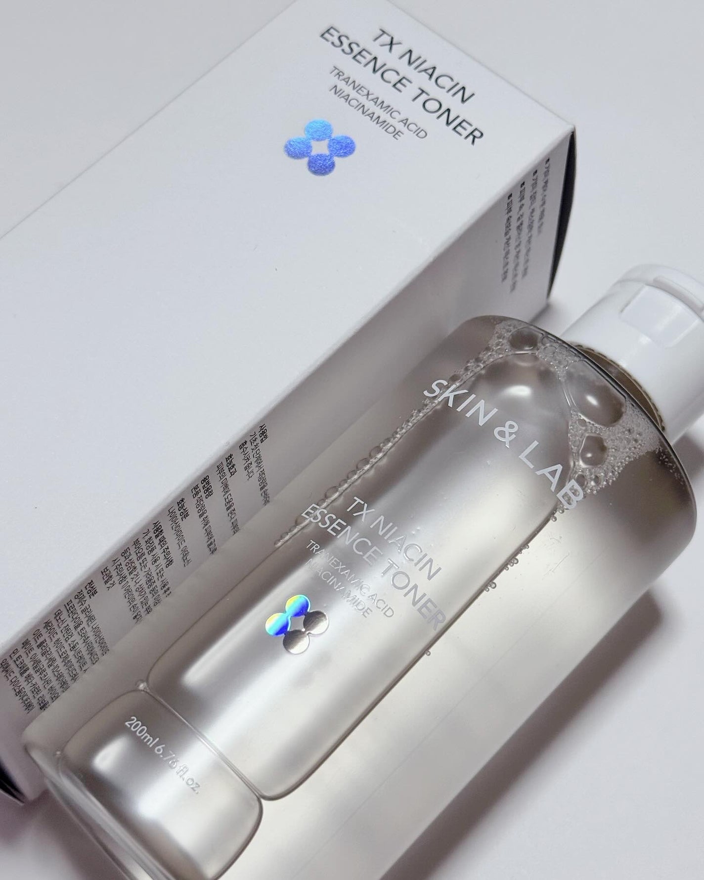 MOON on LIPS 「.🩶🤍🩶🤍🩶🤍SKIN&LAB@skinnlab_japanT..」(1枚目)