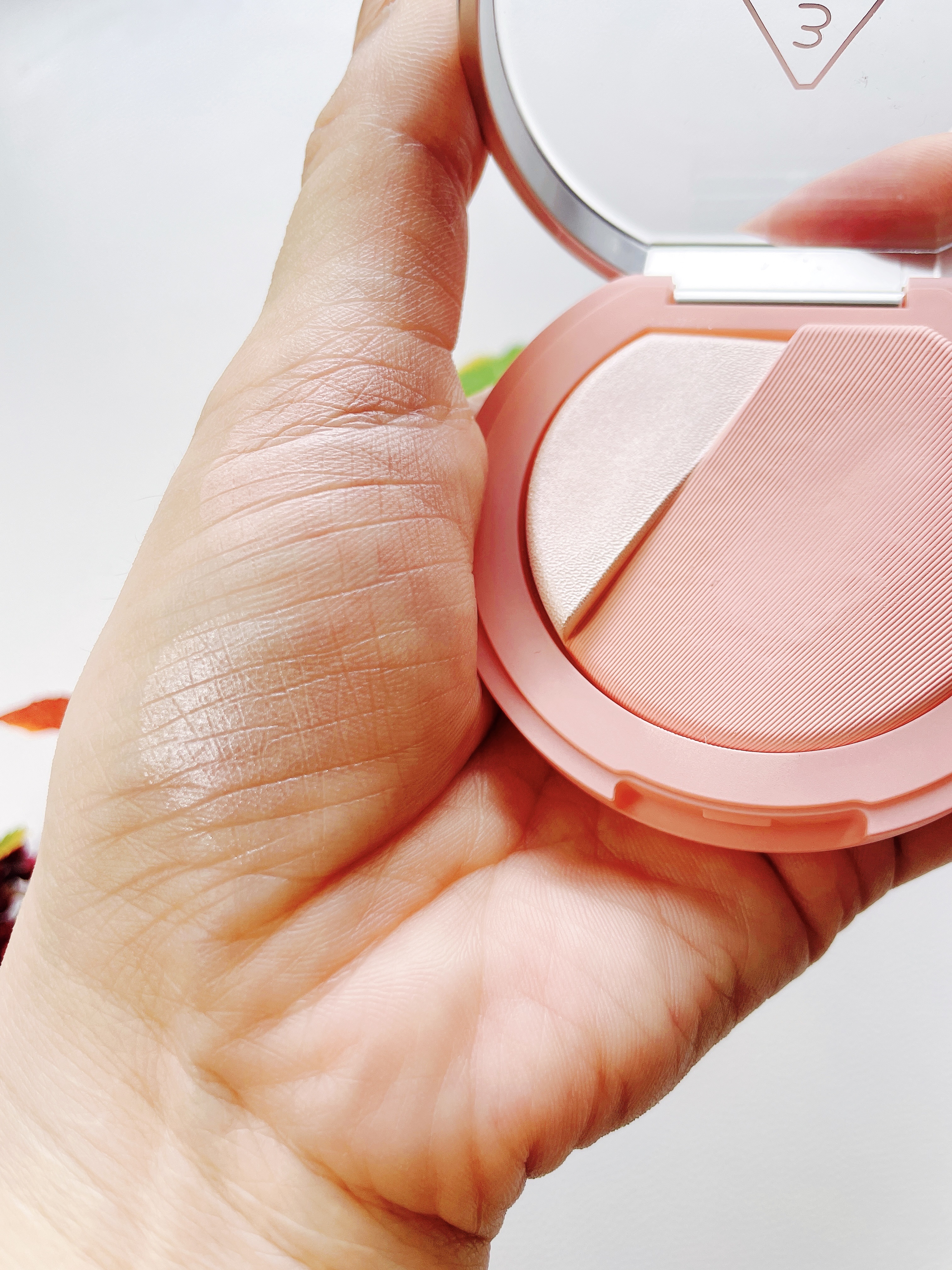 3CE ブラッシュライター/3CE/パウダーチークを使ったクチコミ（2枚目）