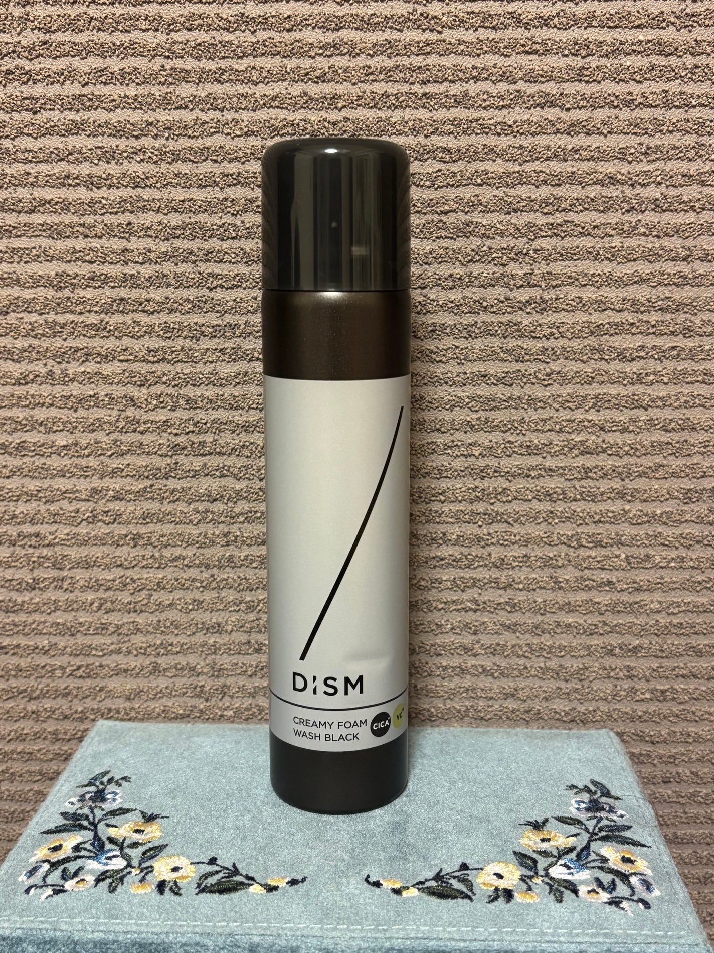 ディズム クリーミーフォームウォッシュ ブラック/DISM/泡洗顔を使ったクチコミ(1枚目)