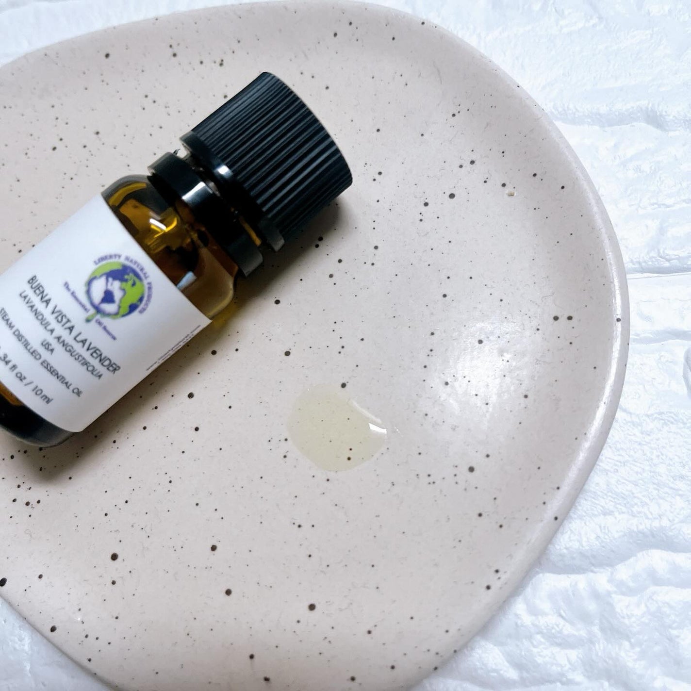 ひとりコスメ部 フォロバ100 on LIPS 「オレゴン産のオーガニック ラベンダー精油🪻アメリカで最も厳しい..」(2枚目)