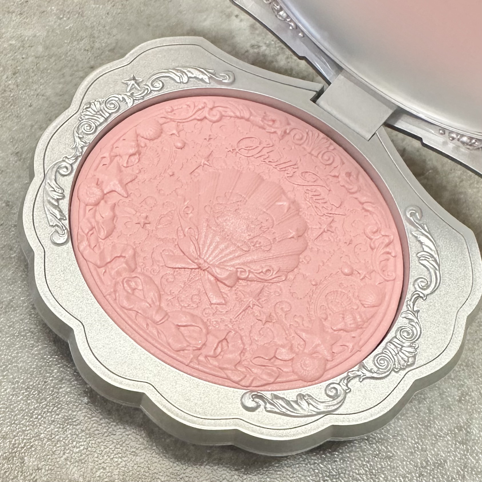 シェルズジュエルコレクション サテンチーク/FlowerKnows/パウダーチークを使ったクチコミ（2枚目）