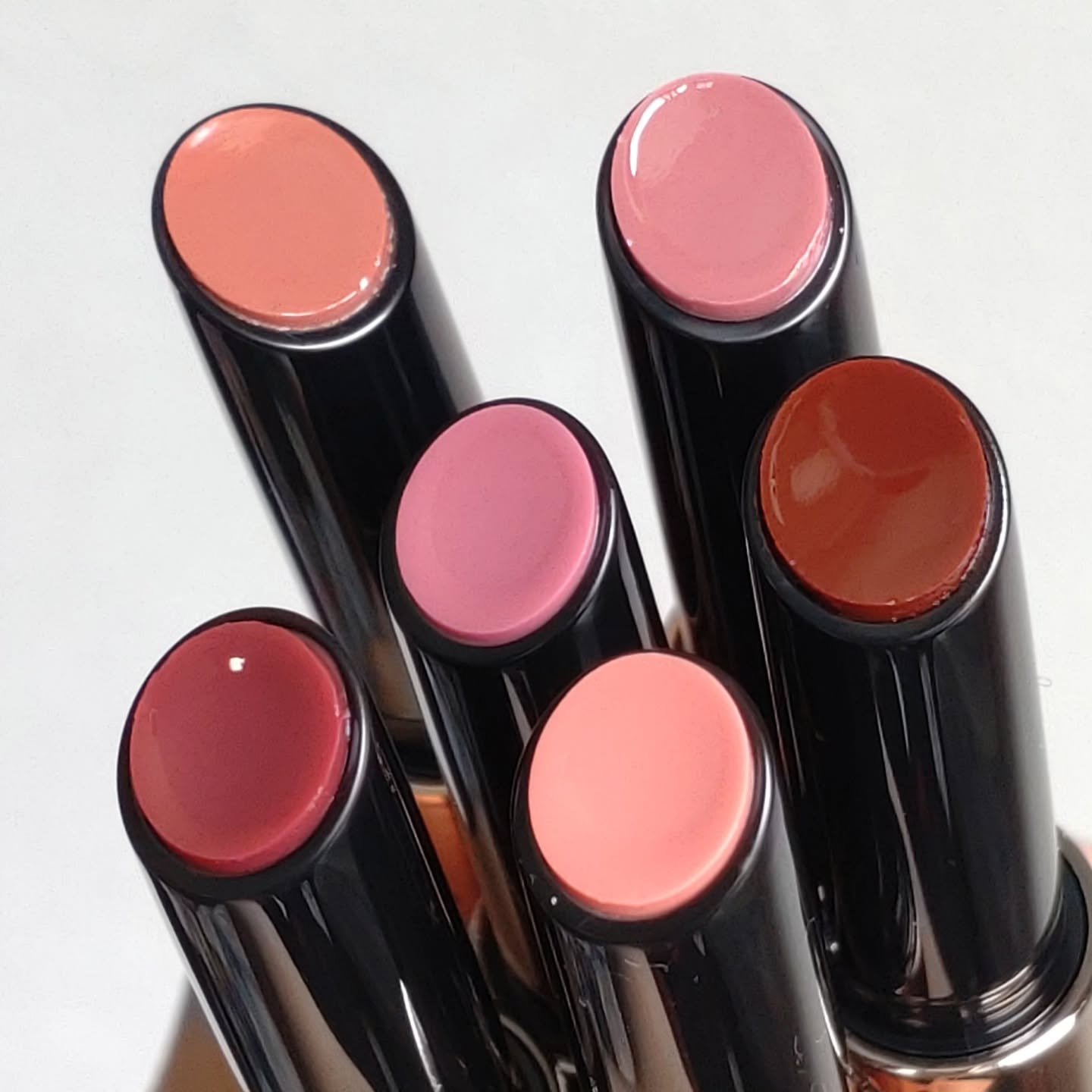 ボリューマイジングフォンデュリップ D03 オーバーカム/Coralhaze/口紅を使ったクチコミ（2枚目）