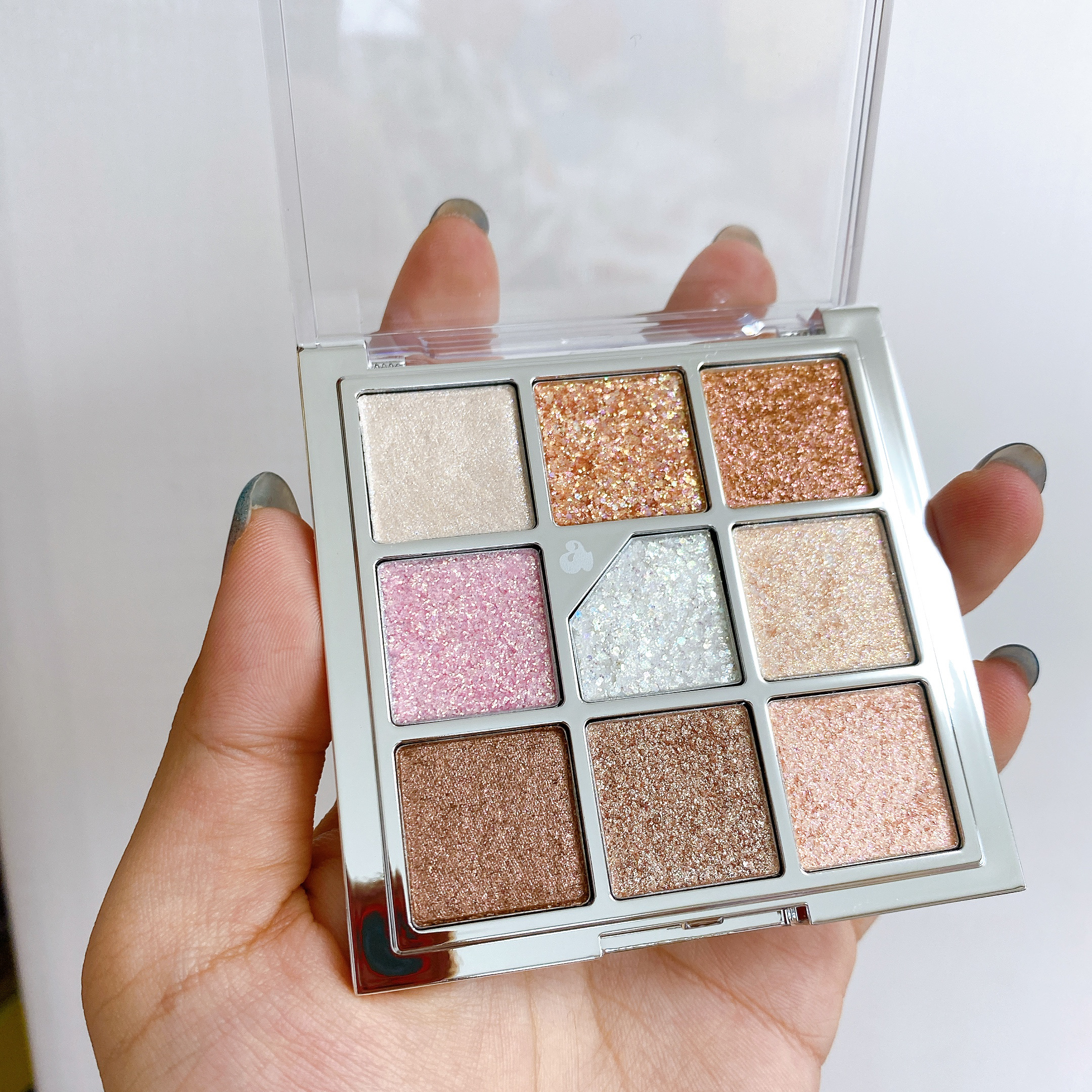 グリッターペディアアイパレット/unleashia/アイシャドウパレットを使ったクチコミ（2枚目）