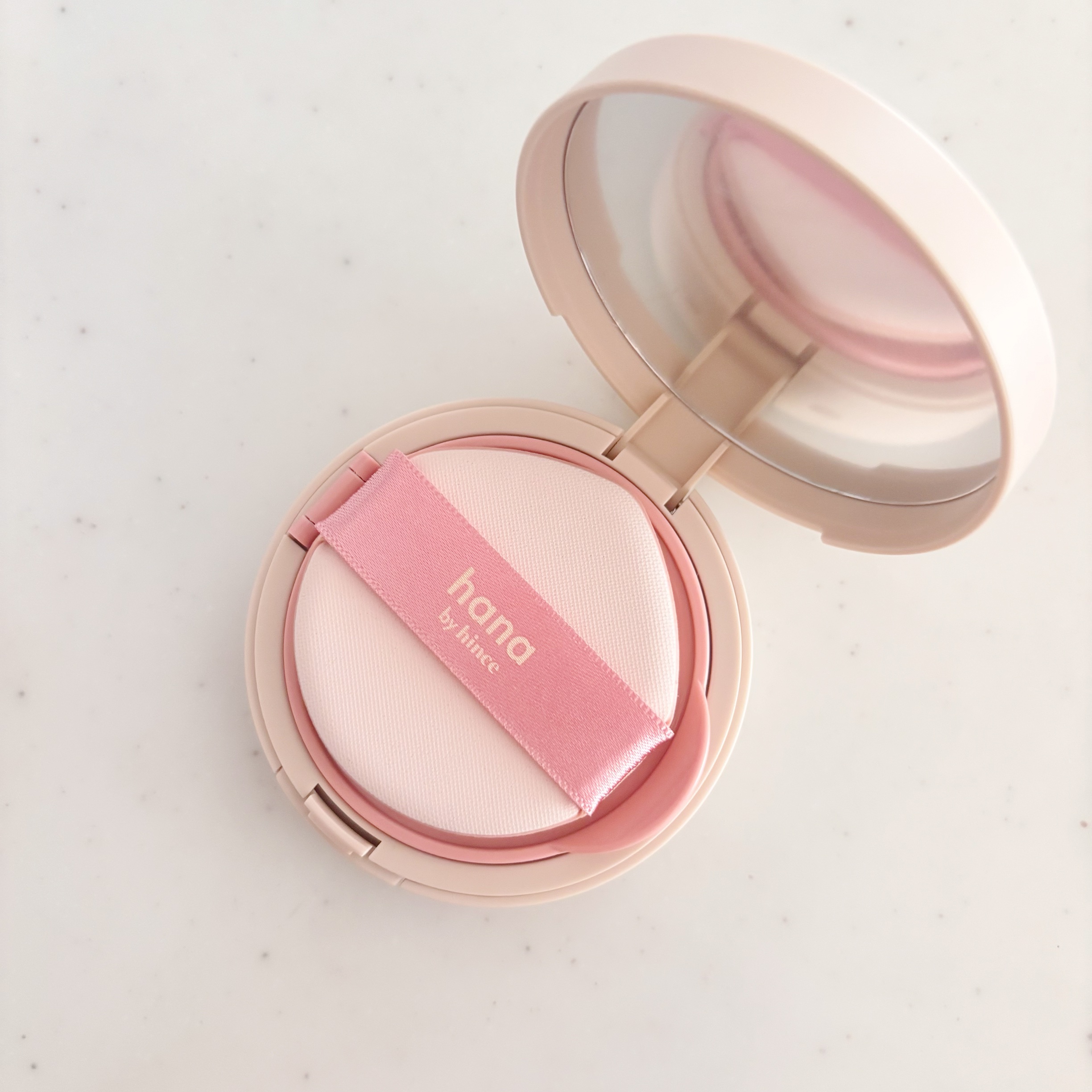 レイヤーフィットクッション/hana by hince/クッションファンデーションを使ったクチコミ（1枚目）