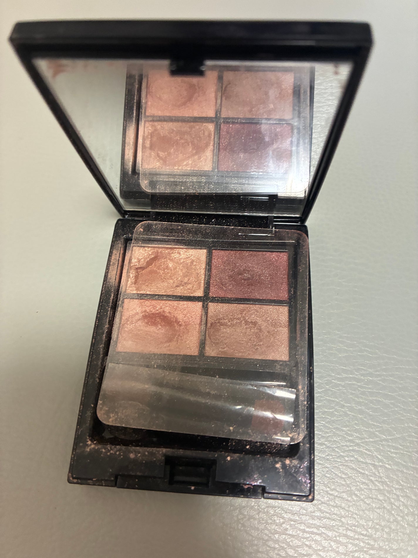 ミネラルクラッシィシャドー/エトヴォス/アイシャドウパレットを使ったクチコミ(2枚目)