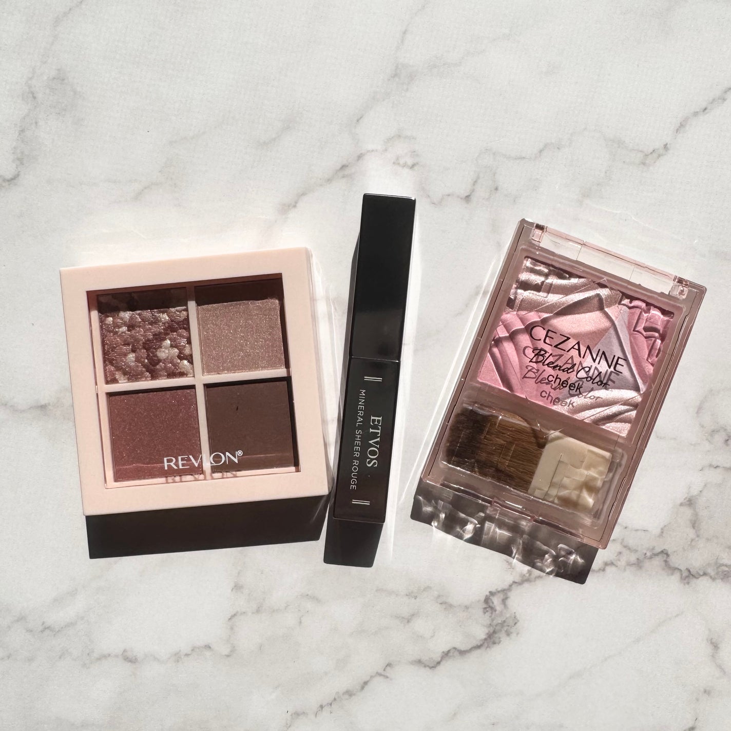 レブロン ダズル アイシャドウ クアッド/REVLON/アイシャドウパレットを使ったクチコミ(1枚目)