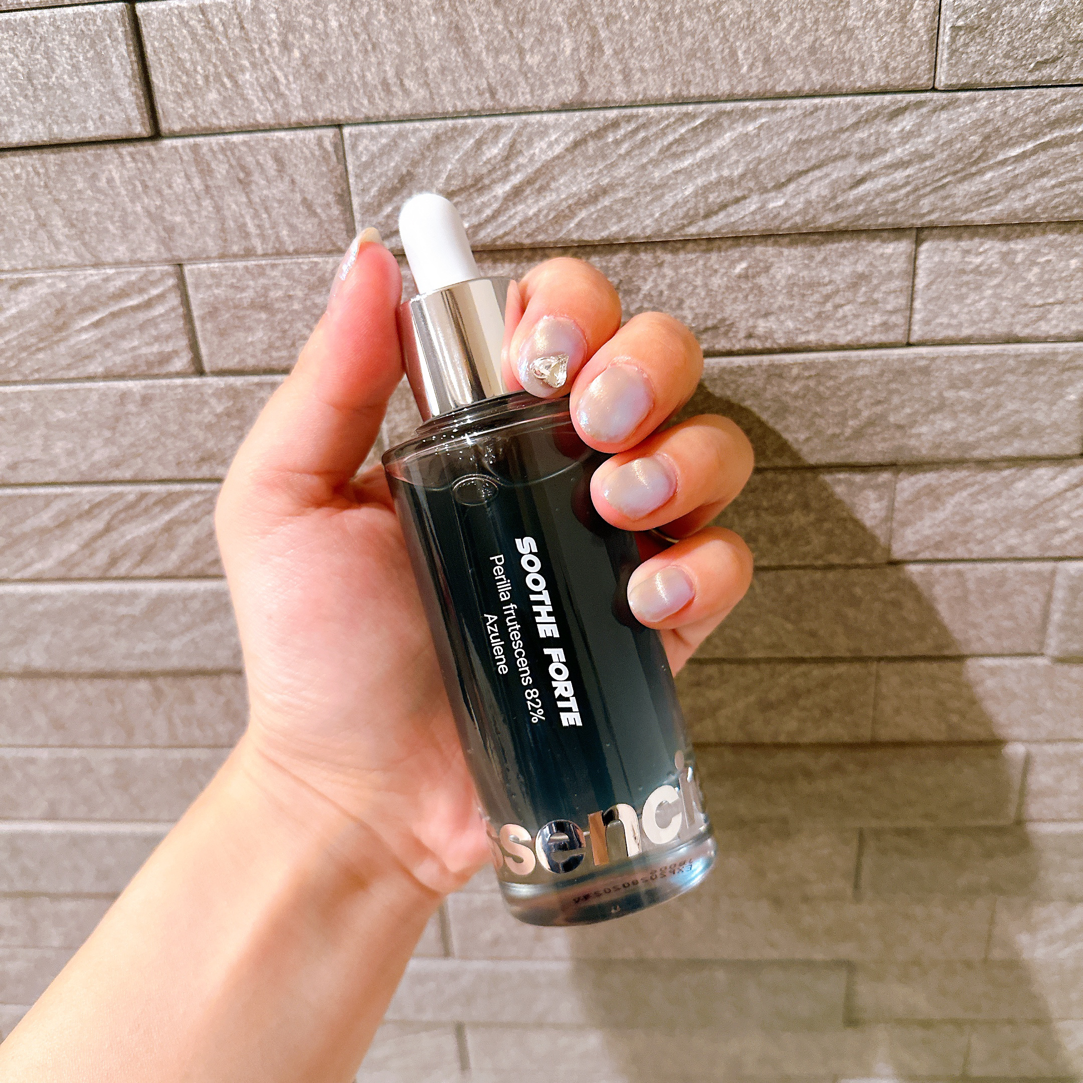 SOOTHE FORTE SERUM/essenciel/ブースター・導入液を使ったクチコミ（2枚目）