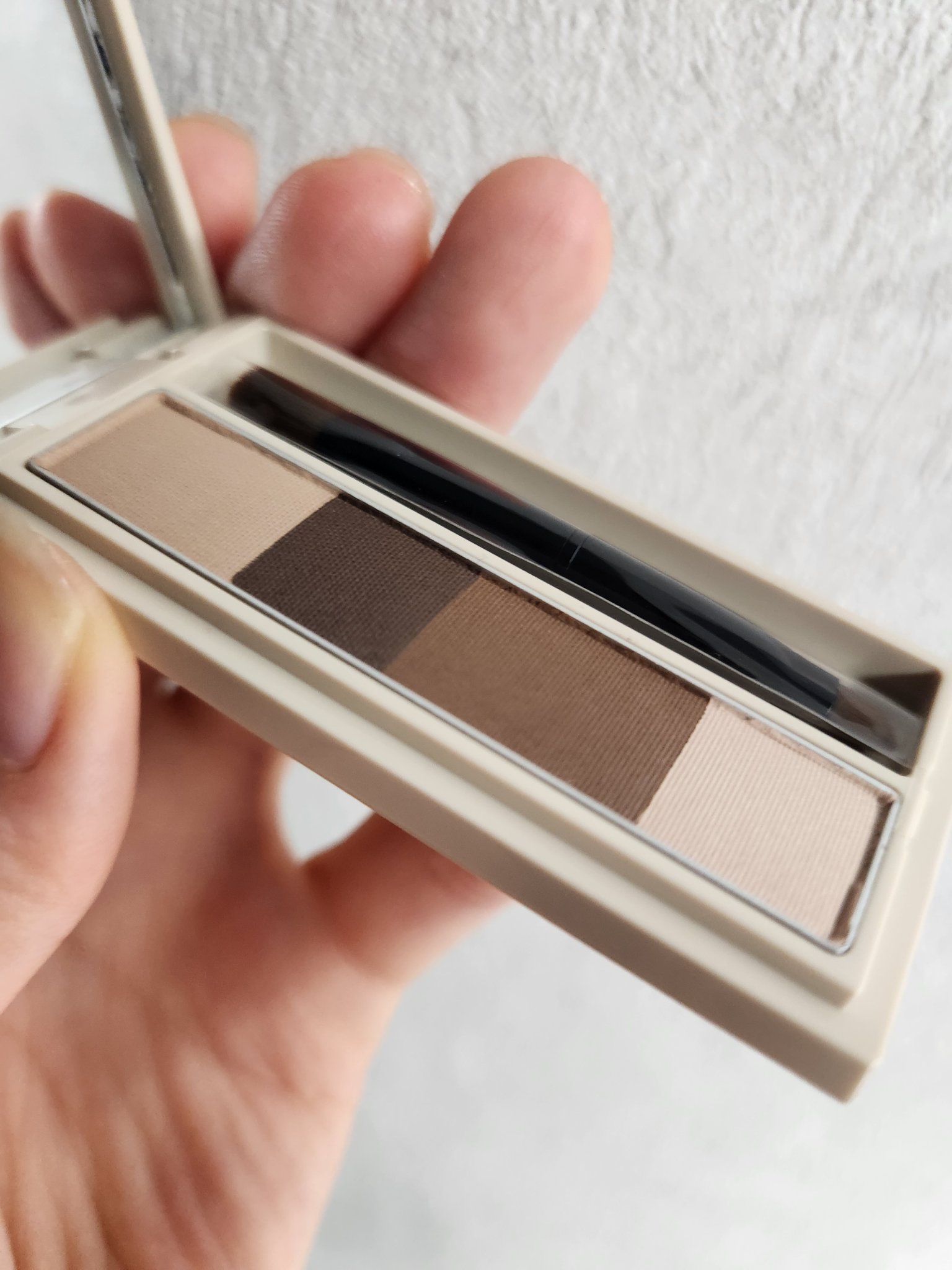 フラッフデザイン アイブロウパウダー/Visée/パウダーアイブロウを使ったクチコミ（3枚目）