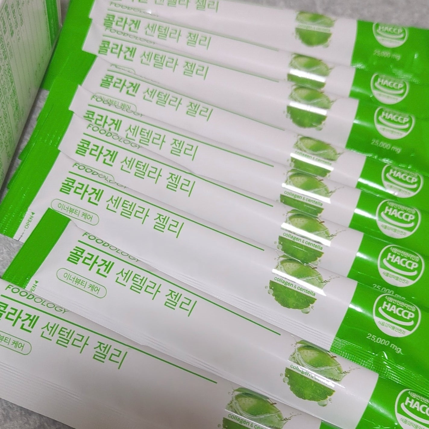 コラーゲンセンテラゼリー/FOODOLOGY/美容サプリメントを使ったクチコミ(2枚目)