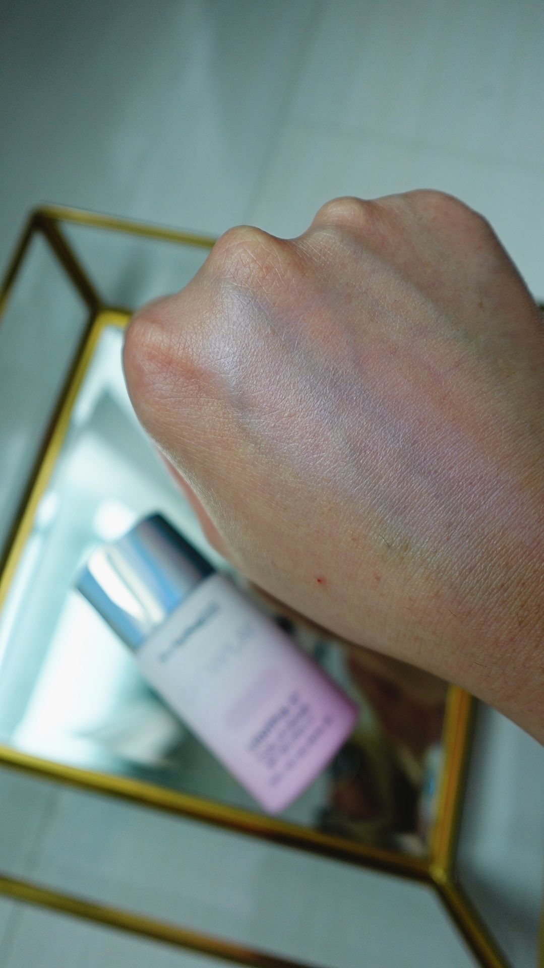 グロー プレイ ライトフル C3 トーン アップ プライマー SPF 50+/M・A・C/化粧下地を使ったクチコミ（3枚目）