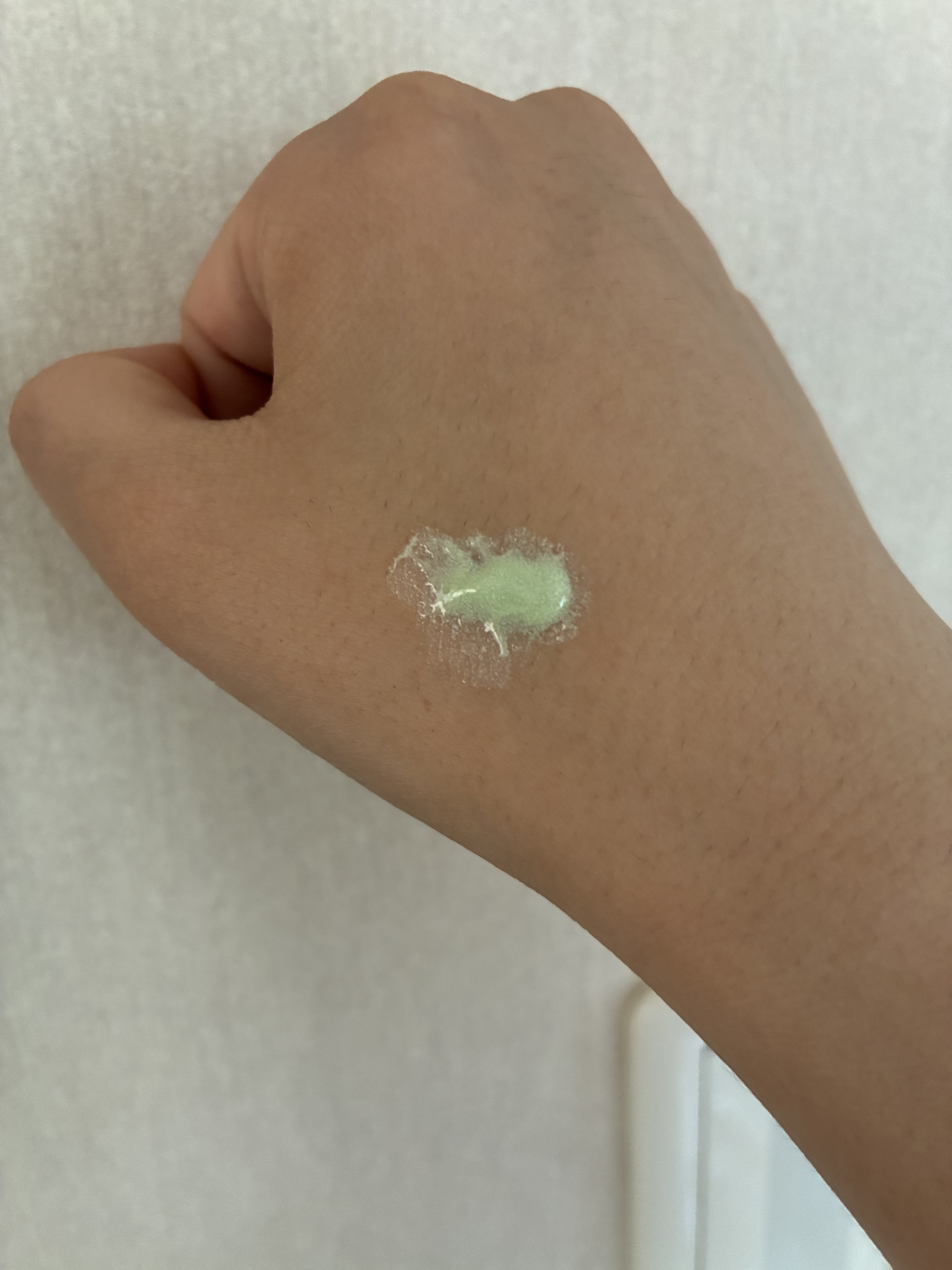 キャンメイク マーメイドスキンジェルUVのクチコミ「【使った商品】💚🍀
キャンメイク
マーメイドスキンジェルUV C01 CICAミント
　　　　.....」（3枚目）