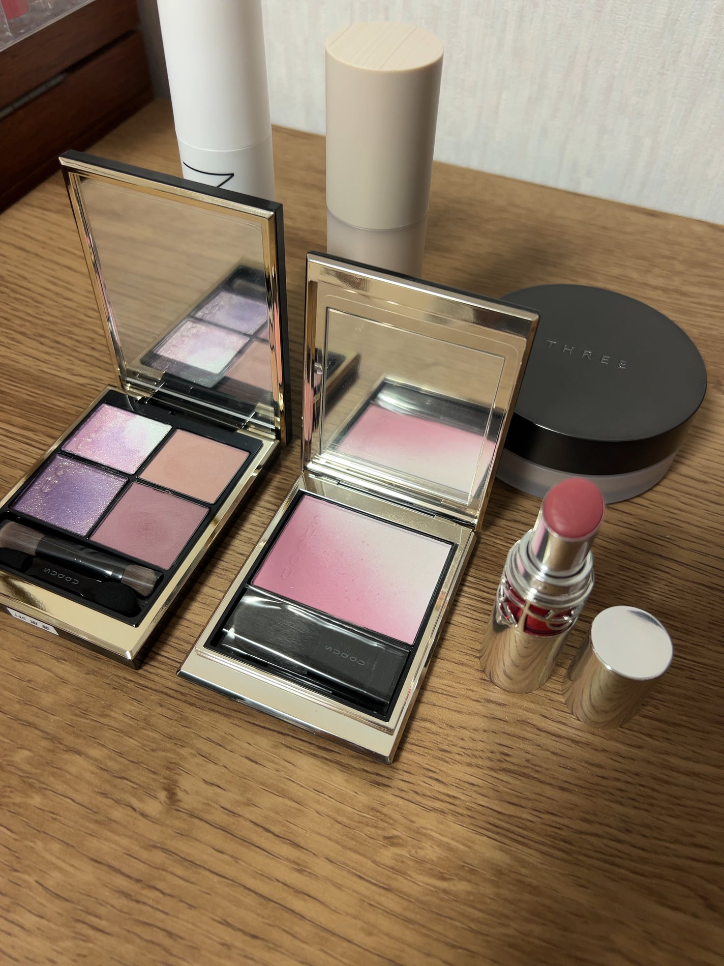 アドバンスドエシリアルスムースオペレーター ルースパウダー/THREE/ルースパウダーを使ったクチコミ(2枚目)