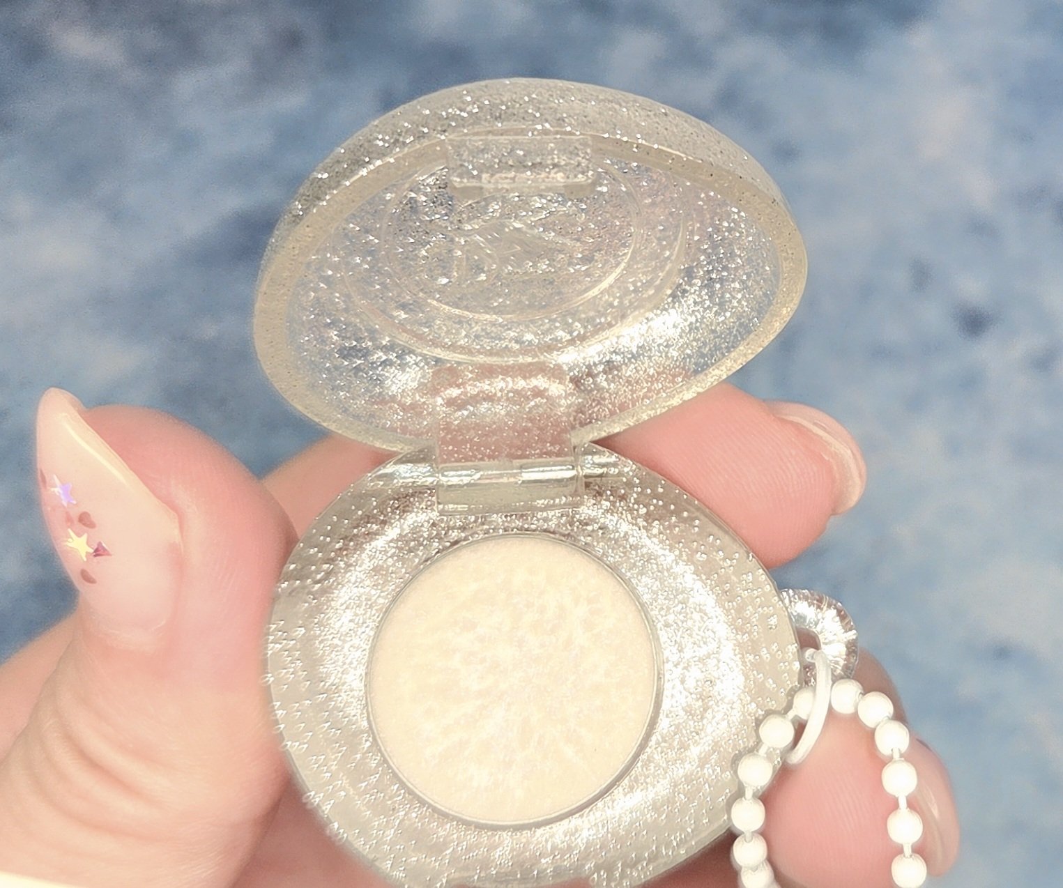 フィー グリッツストーンハイライター/fwee/パウダーハイライトを使ったクチコミ（2枚目）