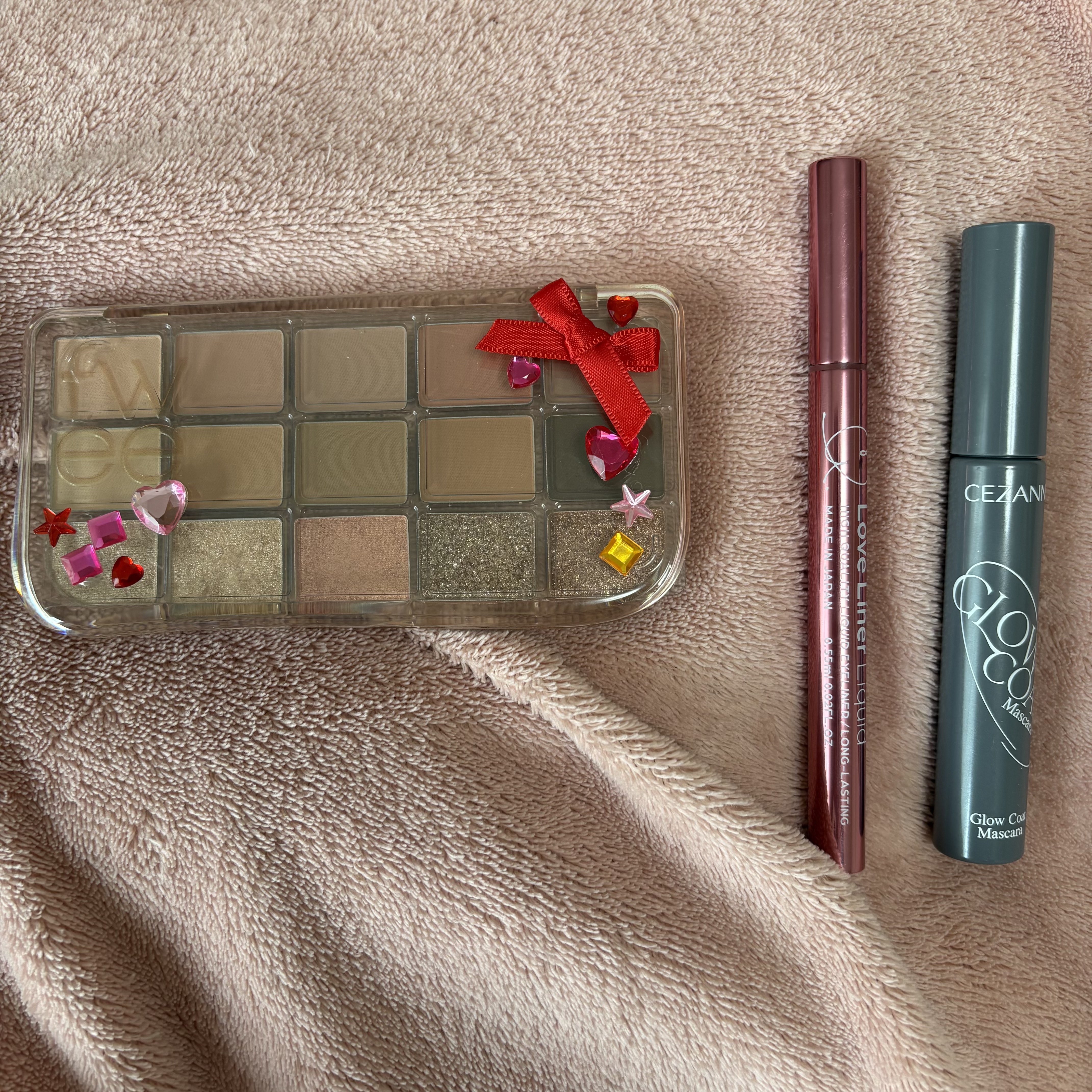 フィー モアムードアイパレット 01 モアザンヌード/fwee/アイシャドウパレットを使ったクチコミ（1枚目）