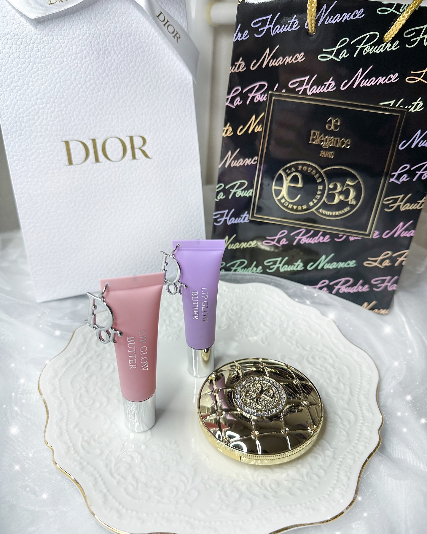 ・
ꫛꫀꪝ✧‧˚

Diorから新発売の
ディオール アディクト リップ グロウ バター💄
101番と102番が先行発売ということで購入しました︎💕︎

エレガンスラプードルの35th限定パケ✨️
予約してなかったんだけどダメ元で立ち寄