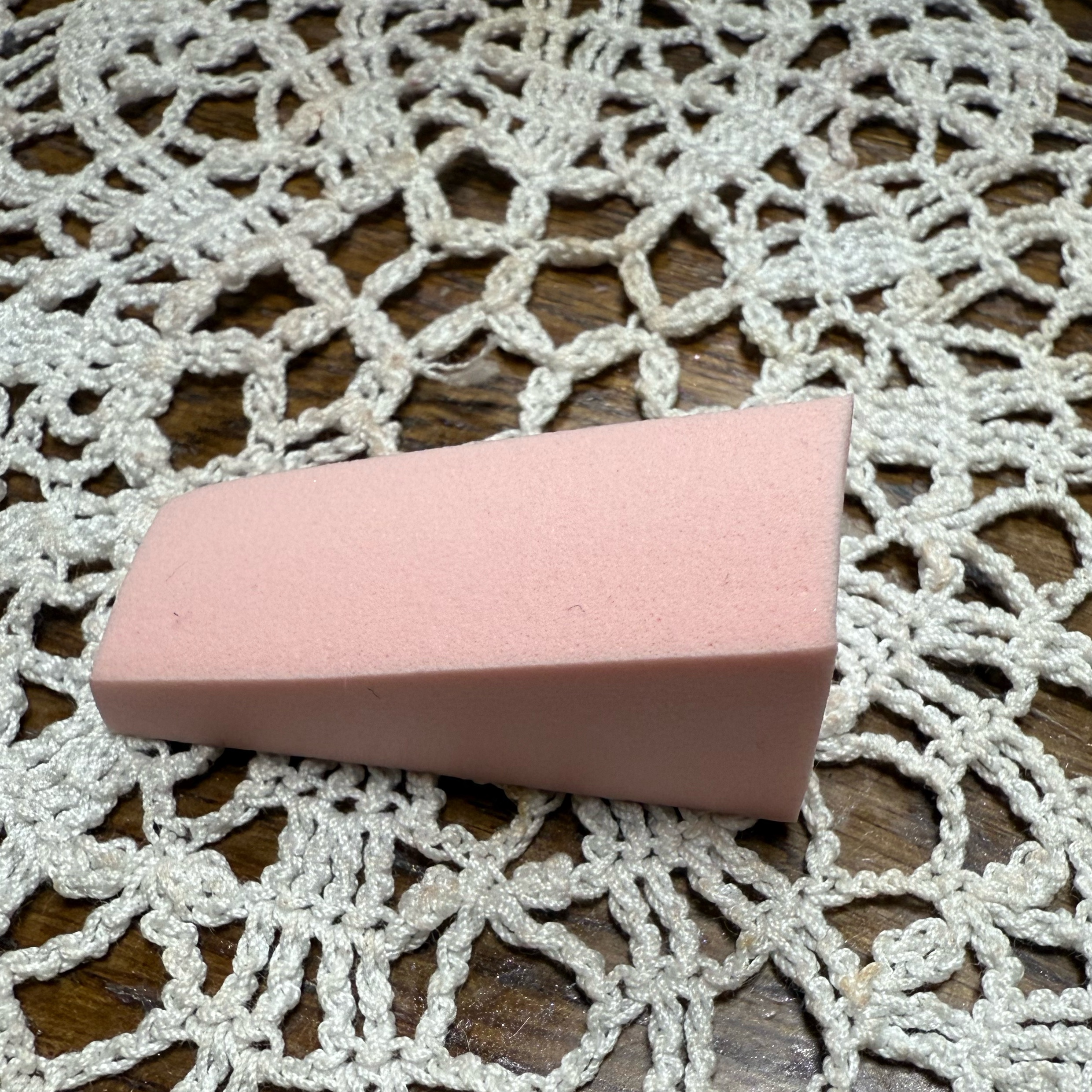 メイクアップスポンジ(バリューパック ウェッジ型 30個)/DAISO/パフ・スポンジを使ったクチコミ（2枚目）