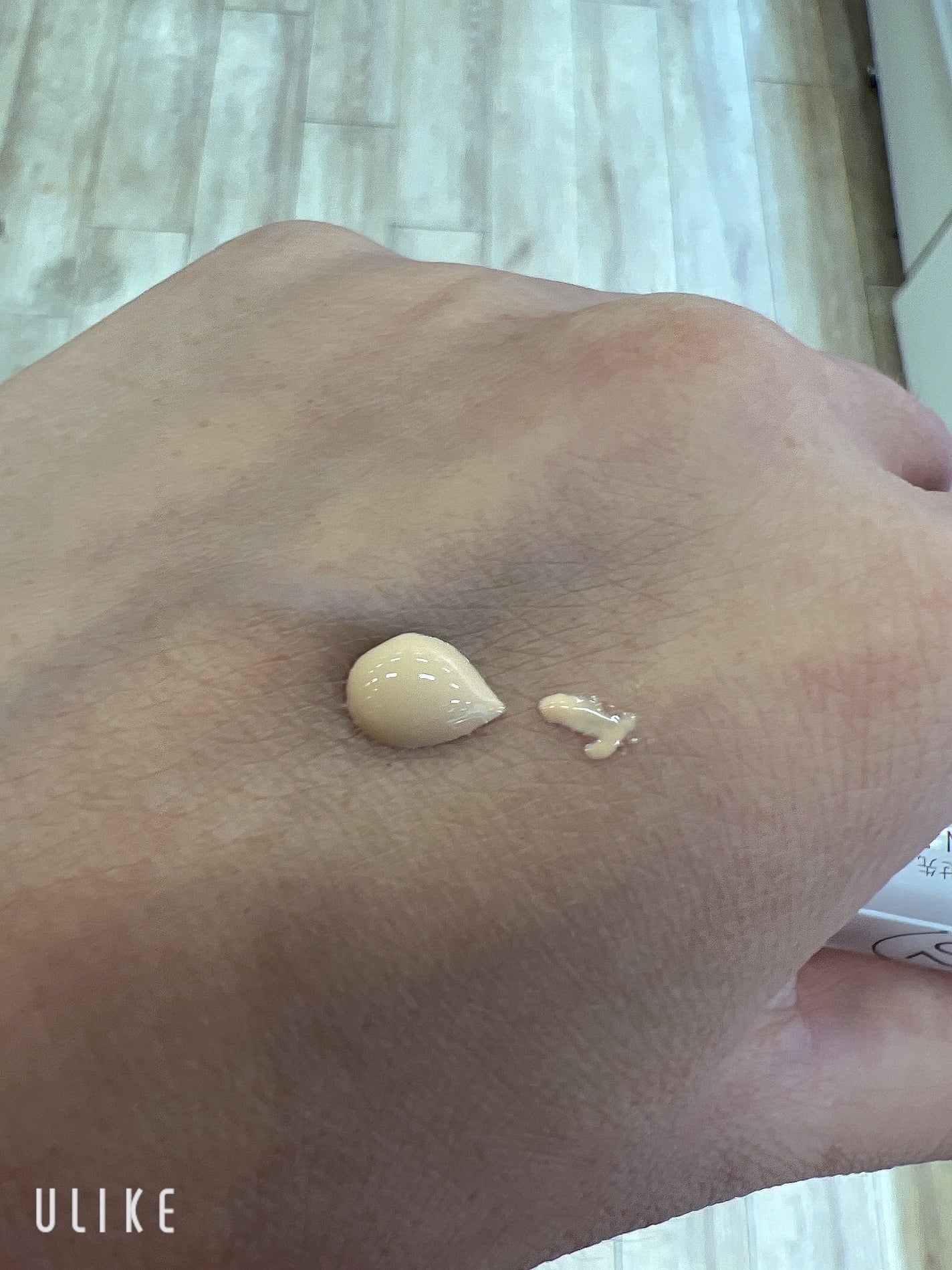 マットシフォン UVホワイトニングベースN/KiSS/化粧下地を使ったクチコミ(2枚目)